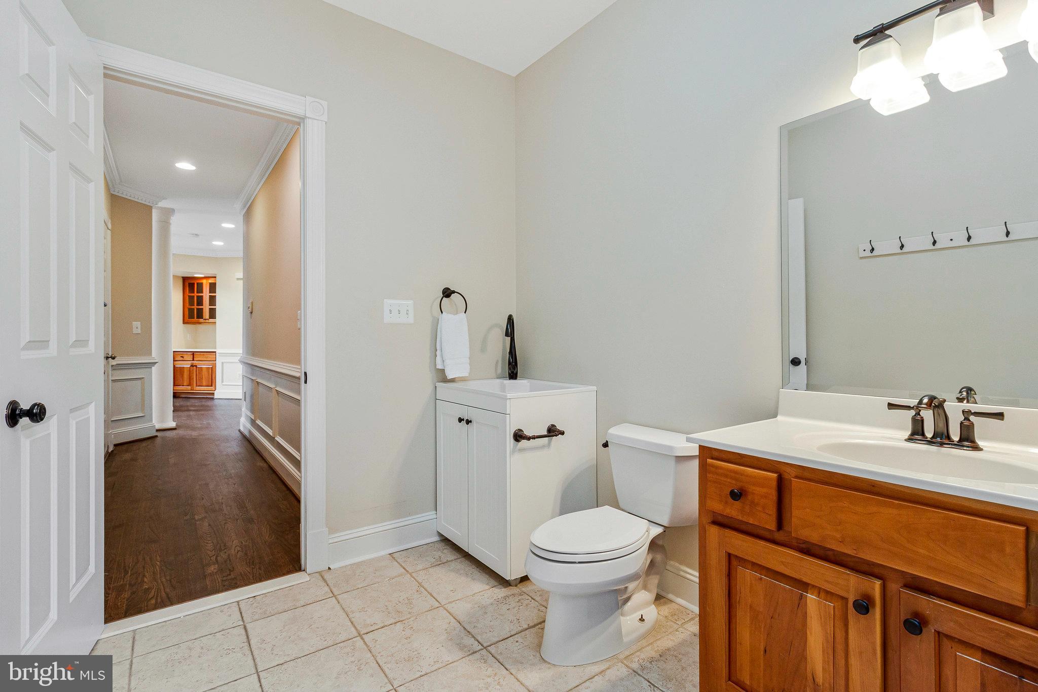 2504 SHERWOOD HALL LANE