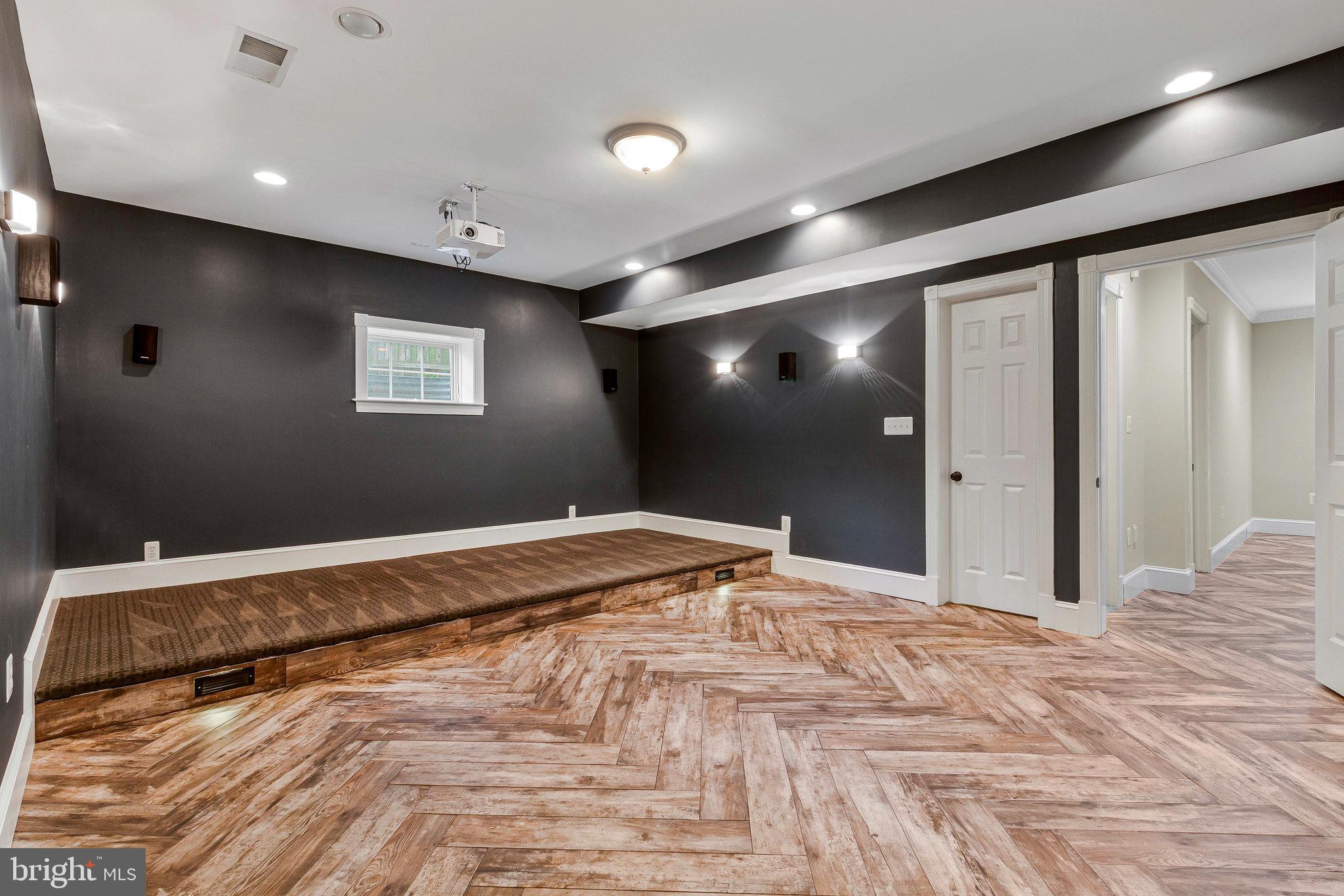2504 SHERWOOD HALL LANE