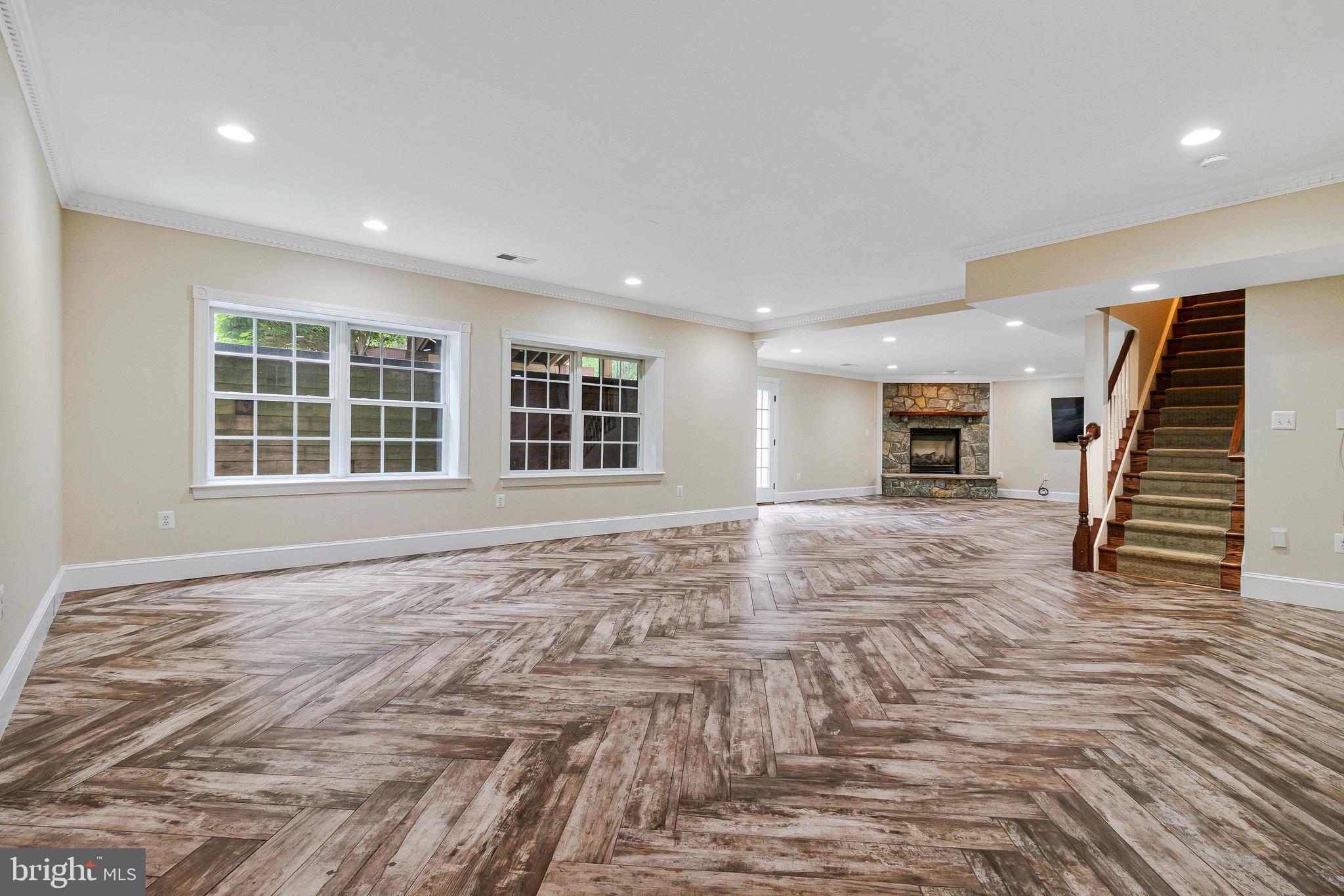 2504 SHERWOOD HALL LANE