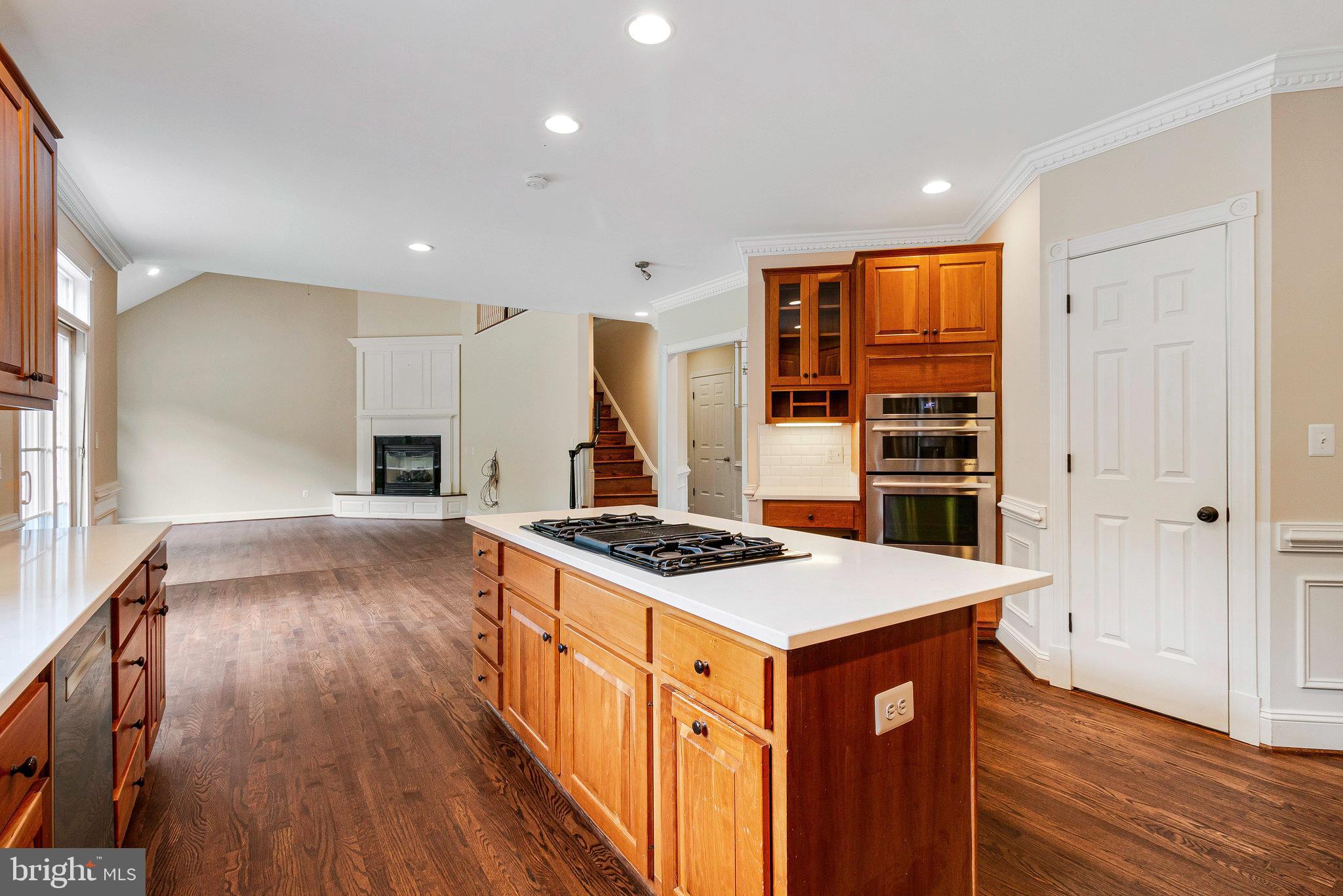 2504 SHERWOOD HALL LANE