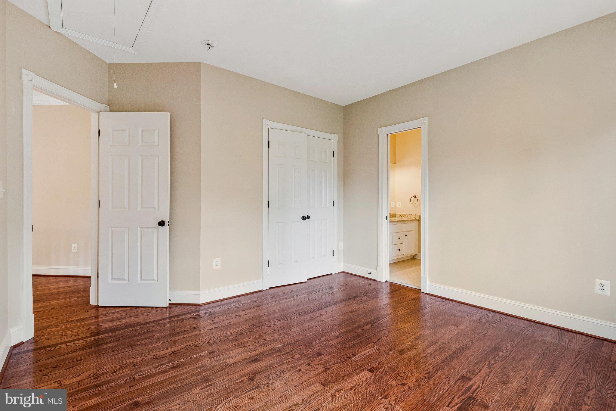 2504 SHERWOOD HALL LANE