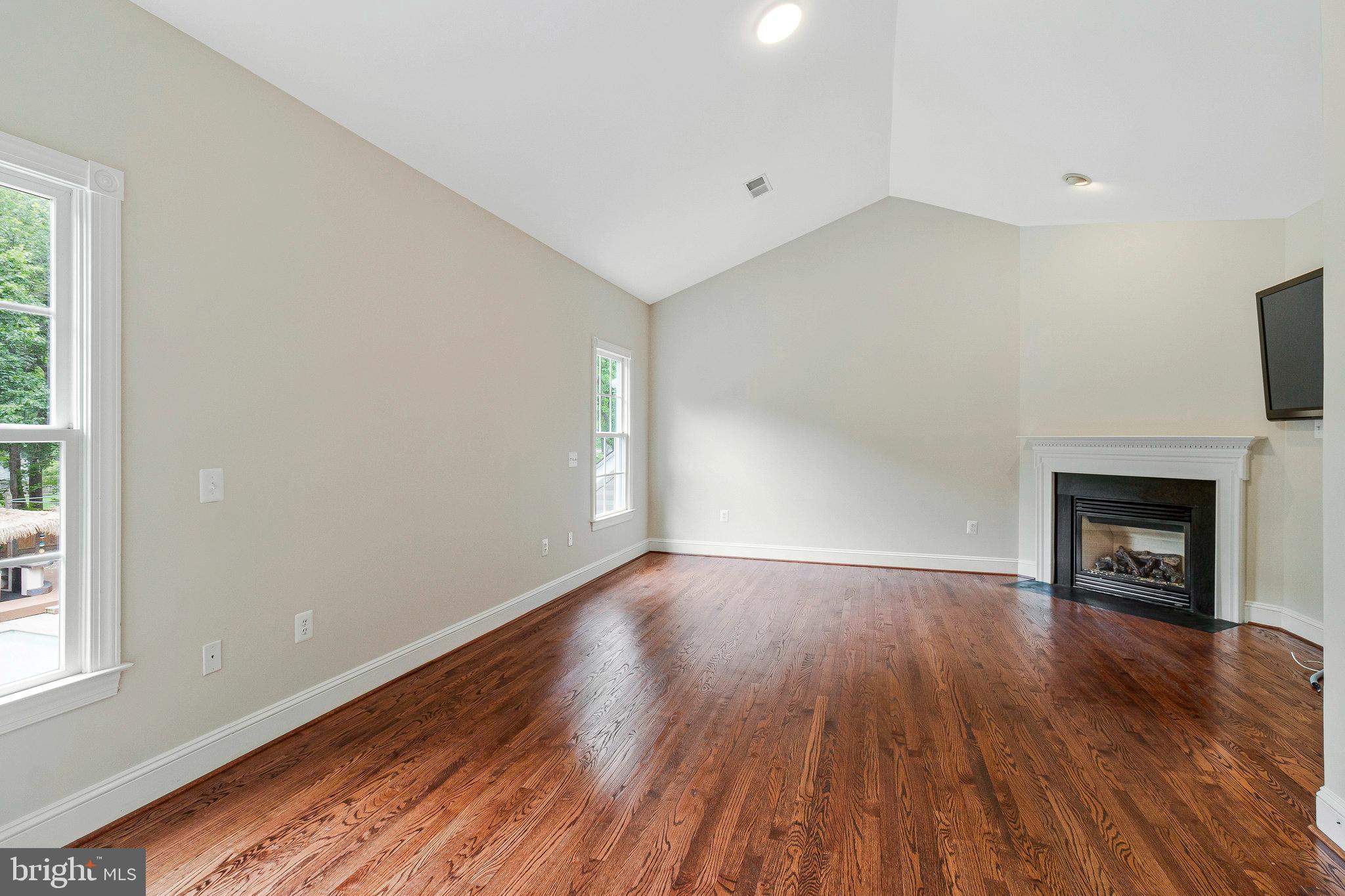 2504 SHERWOOD HALL LANE