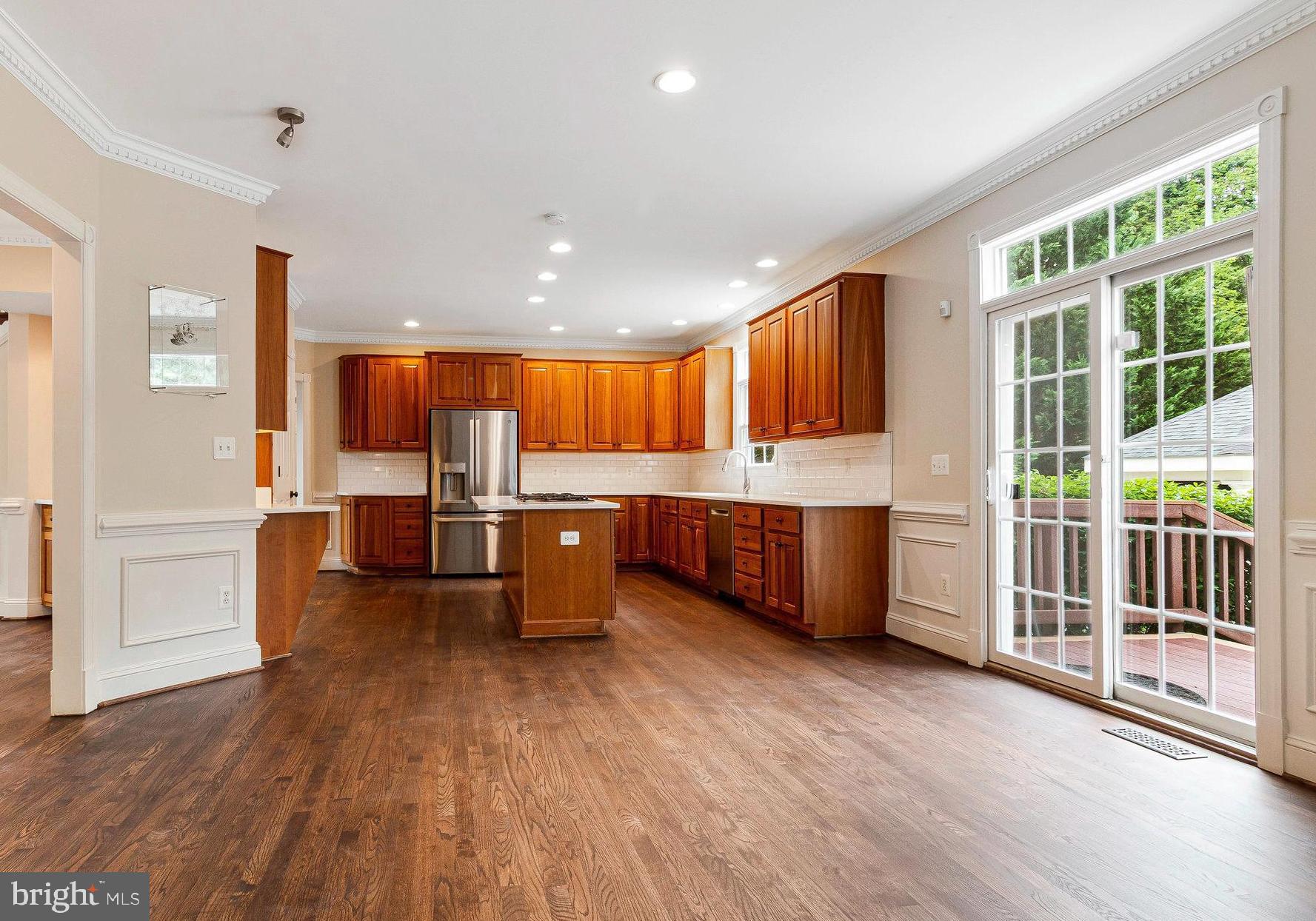 2504 SHERWOOD HALL LANE