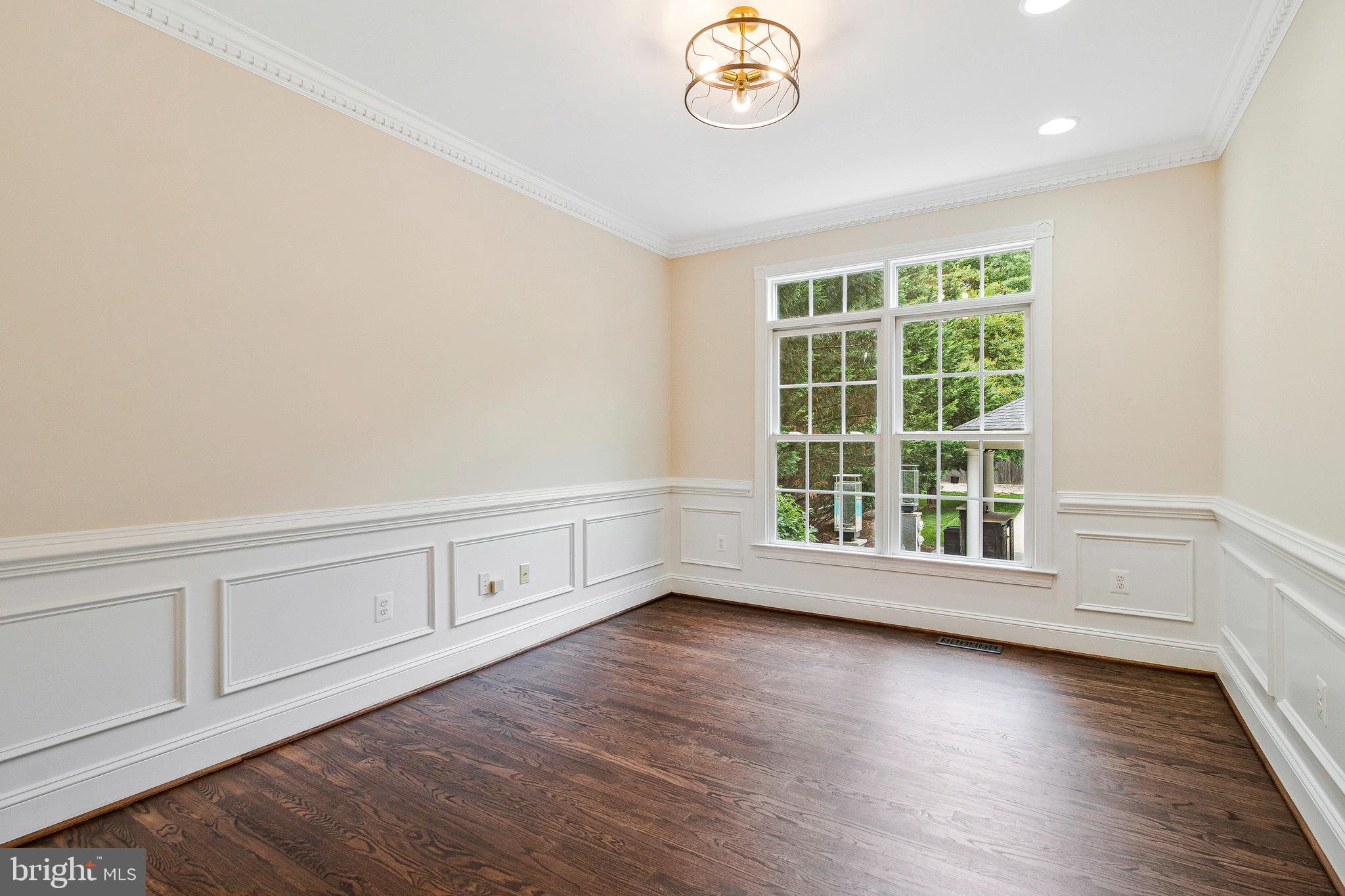 2504 SHERWOOD HALL LANE