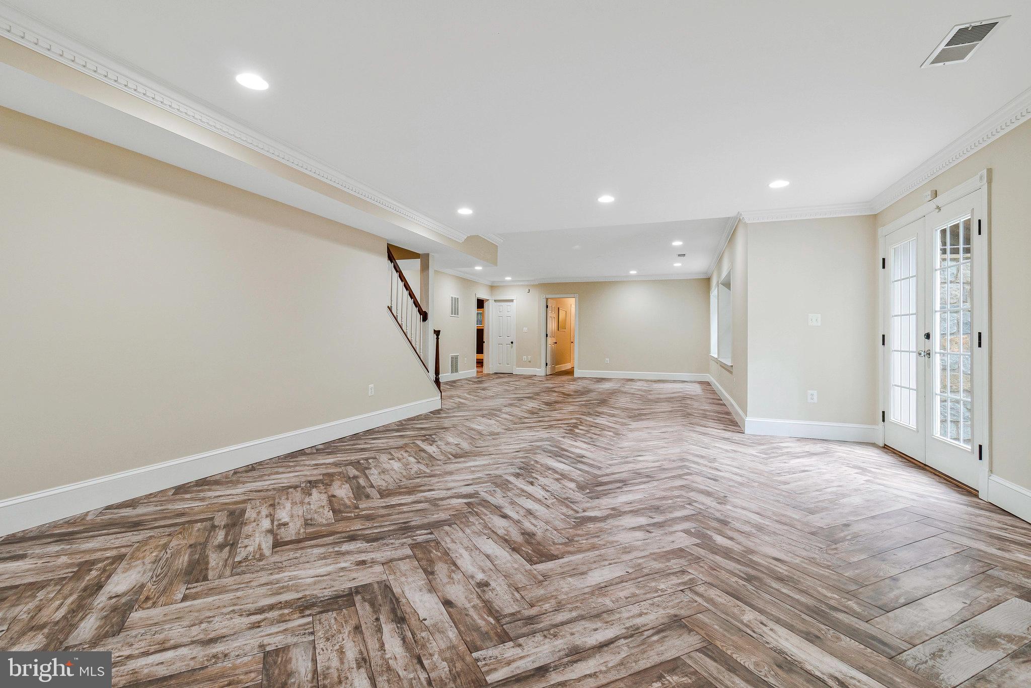 2504 SHERWOOD HALL LANE