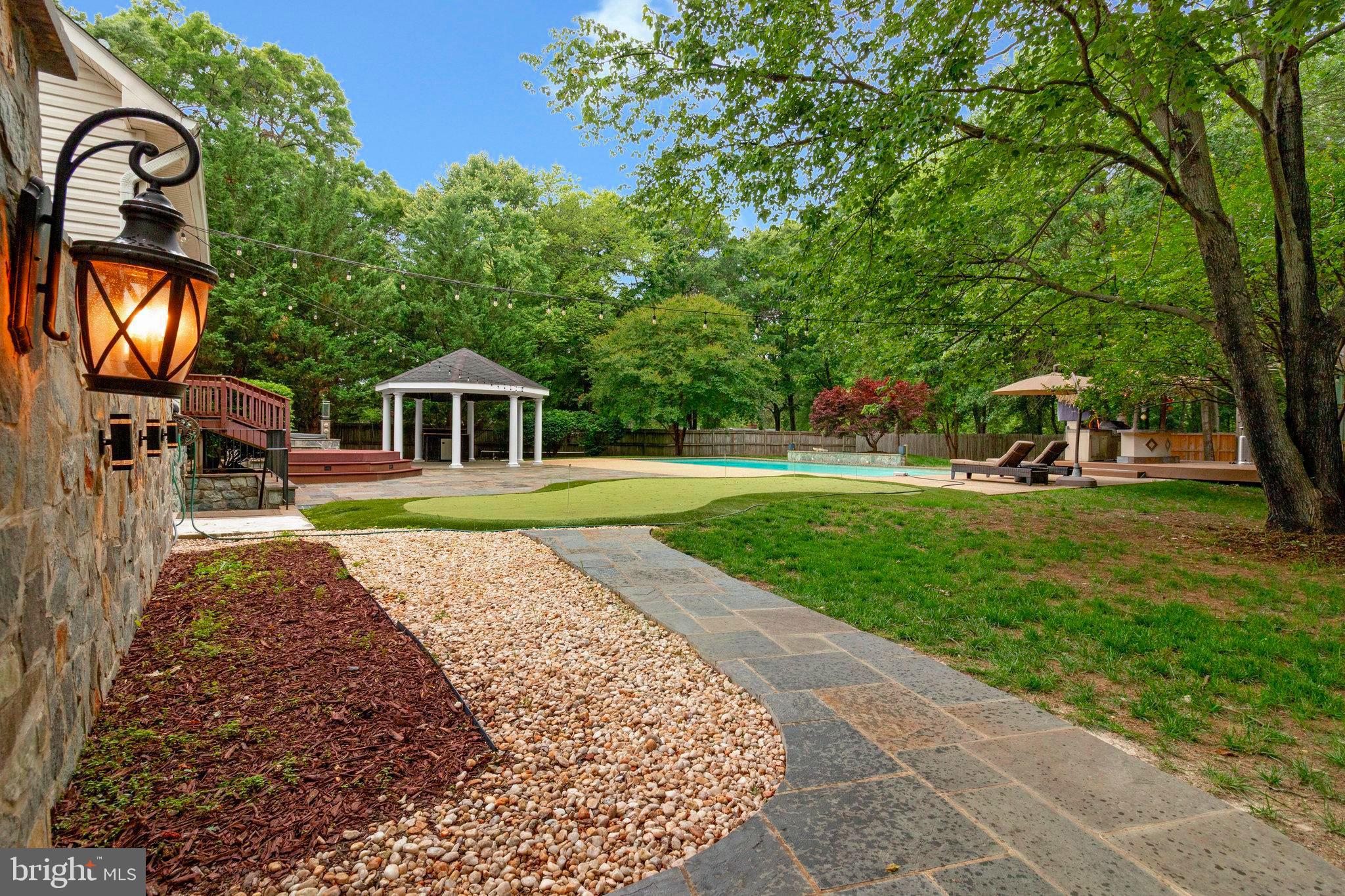 2504 SHERWOOD HALL LANE