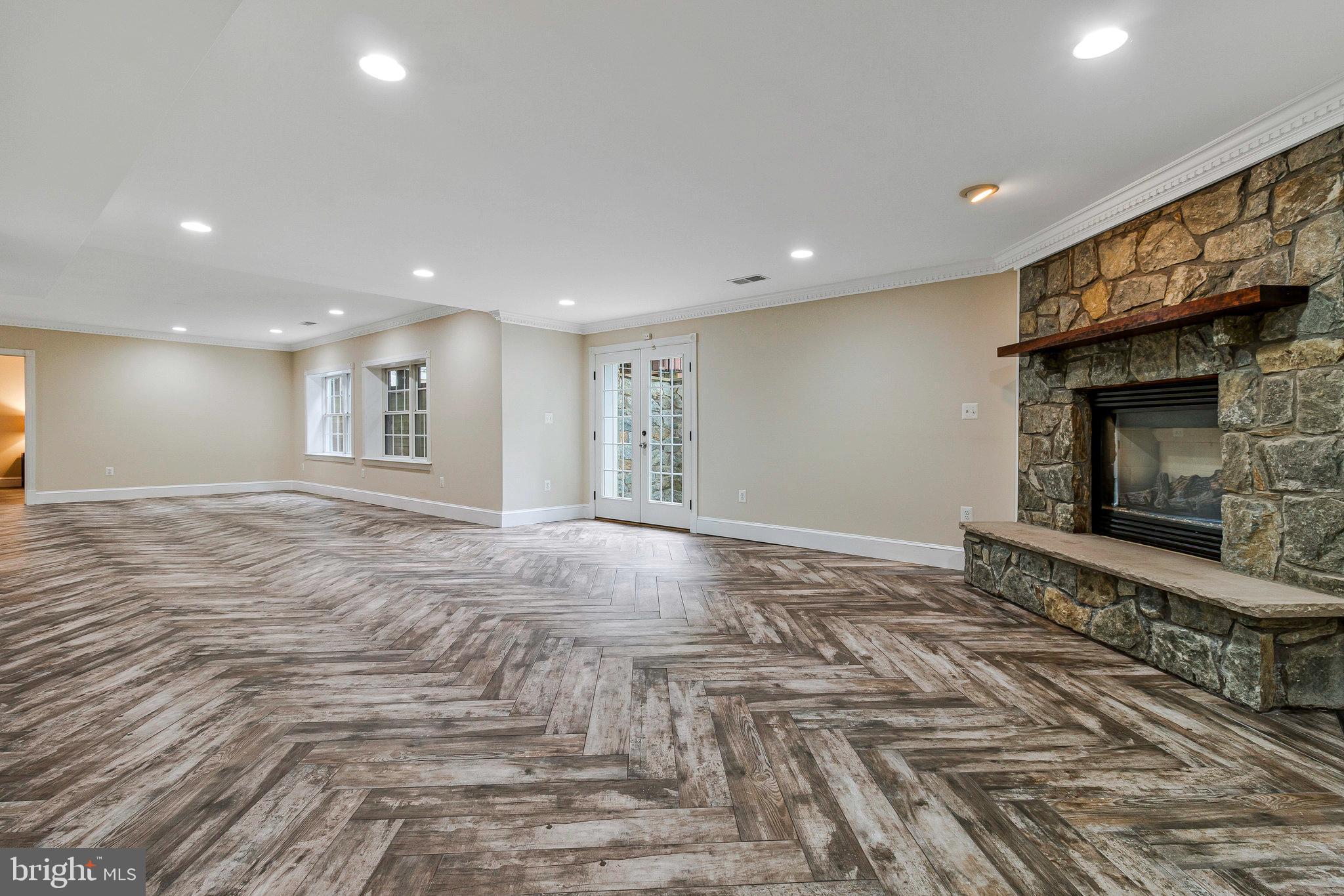 2504 SHERWOOD HALL LANE