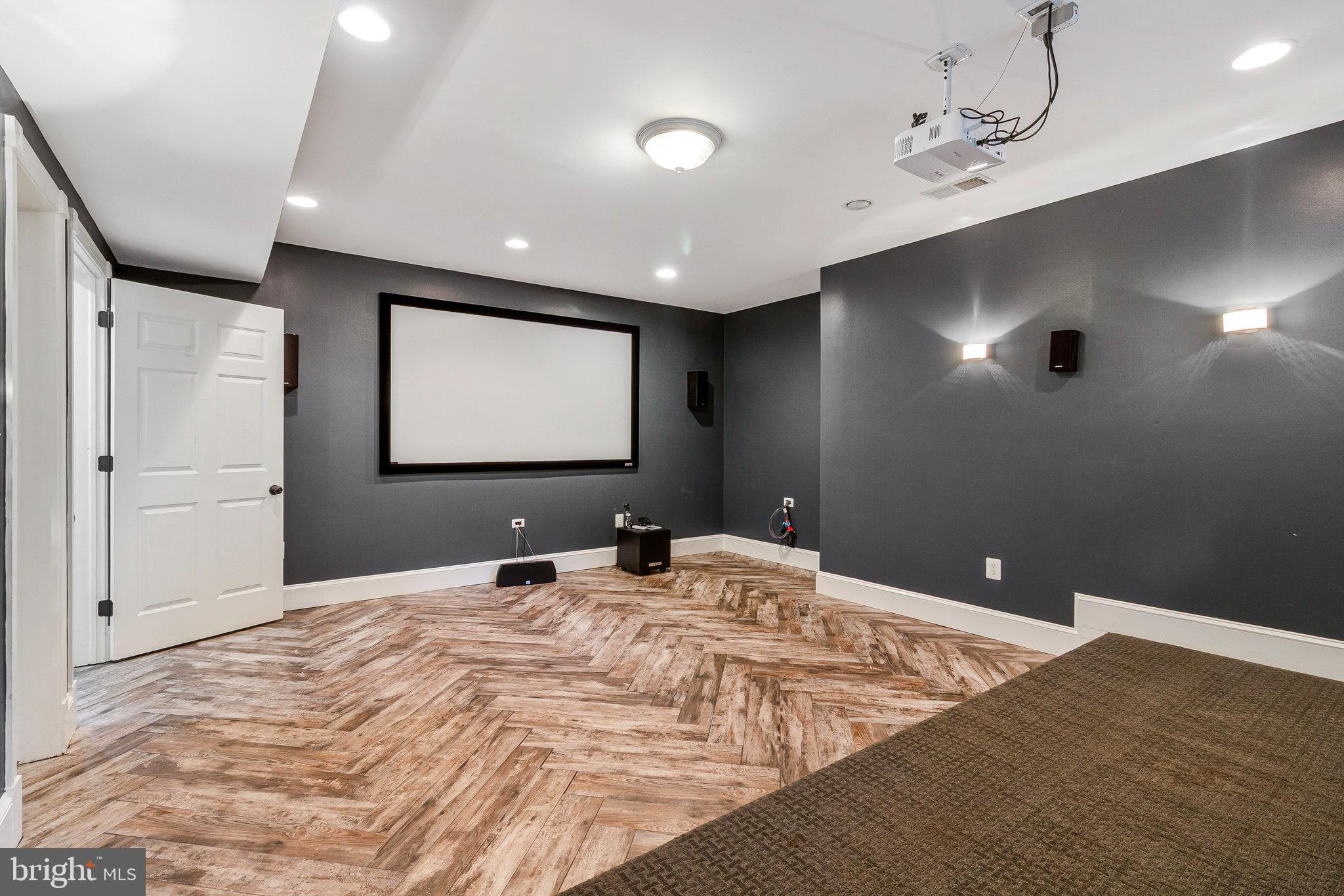 2504 SHERWOOD HALL LANE