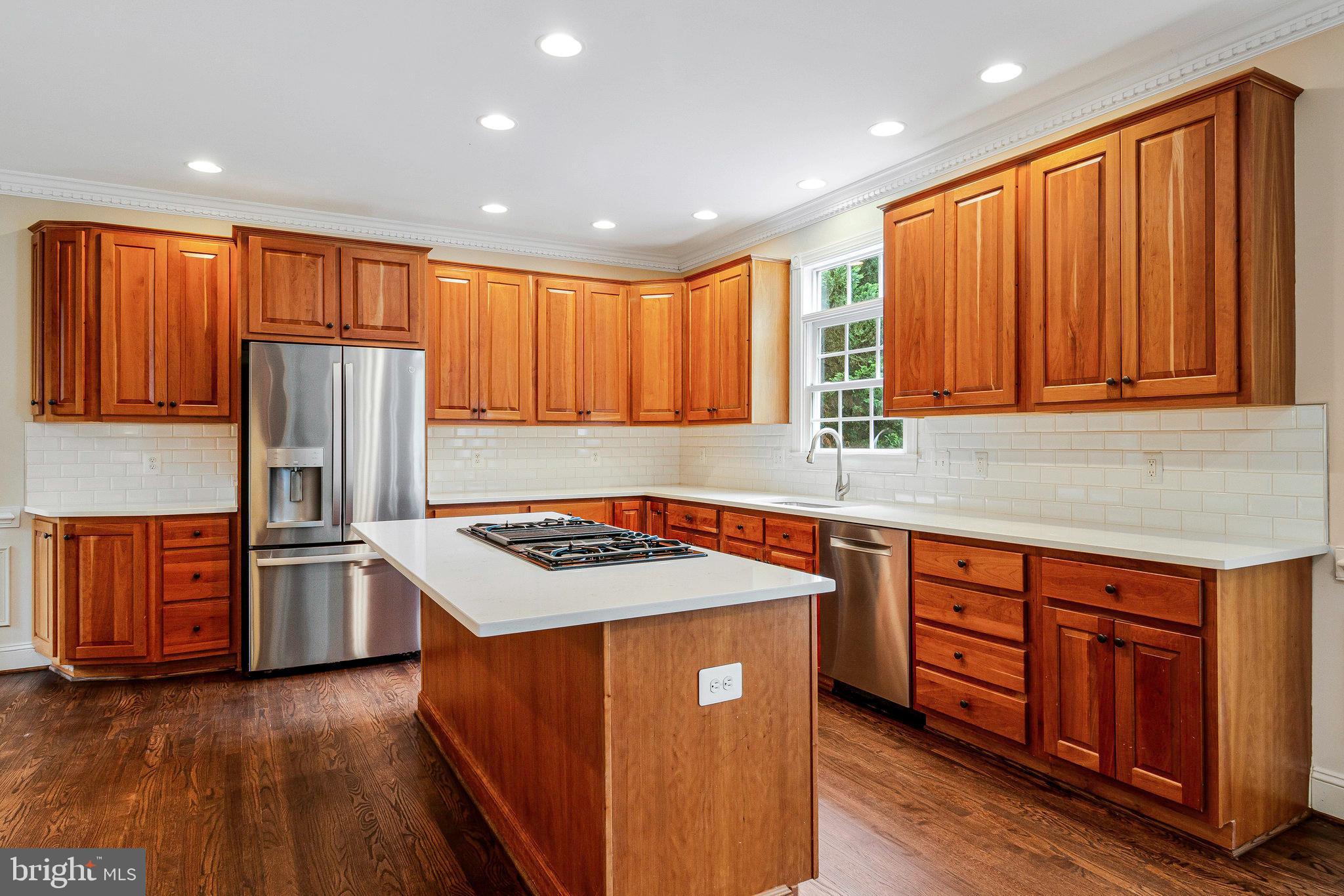 2504 SHERWOOD HALL LANE