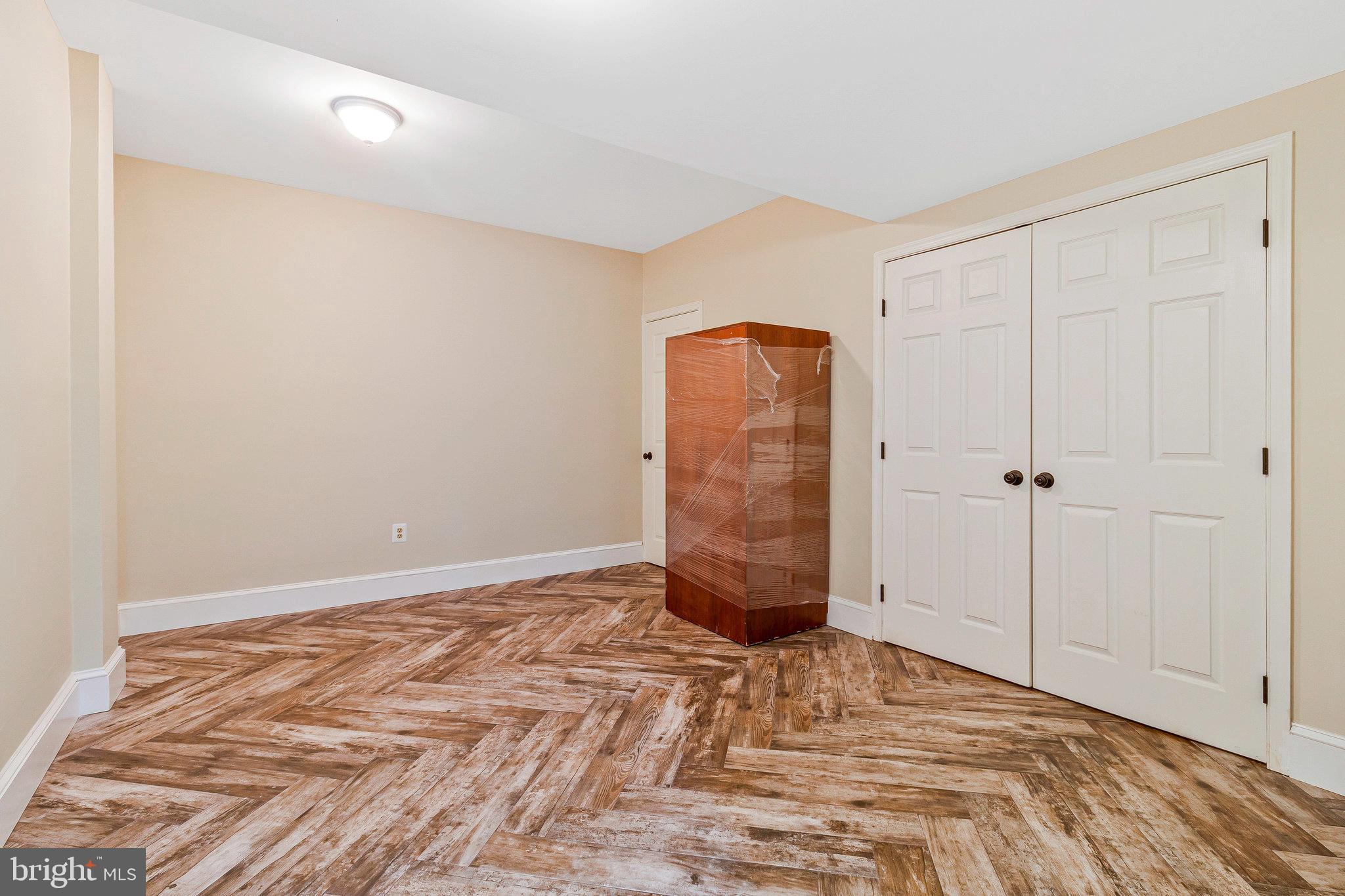 2504 SHERWOOD HALL LANE