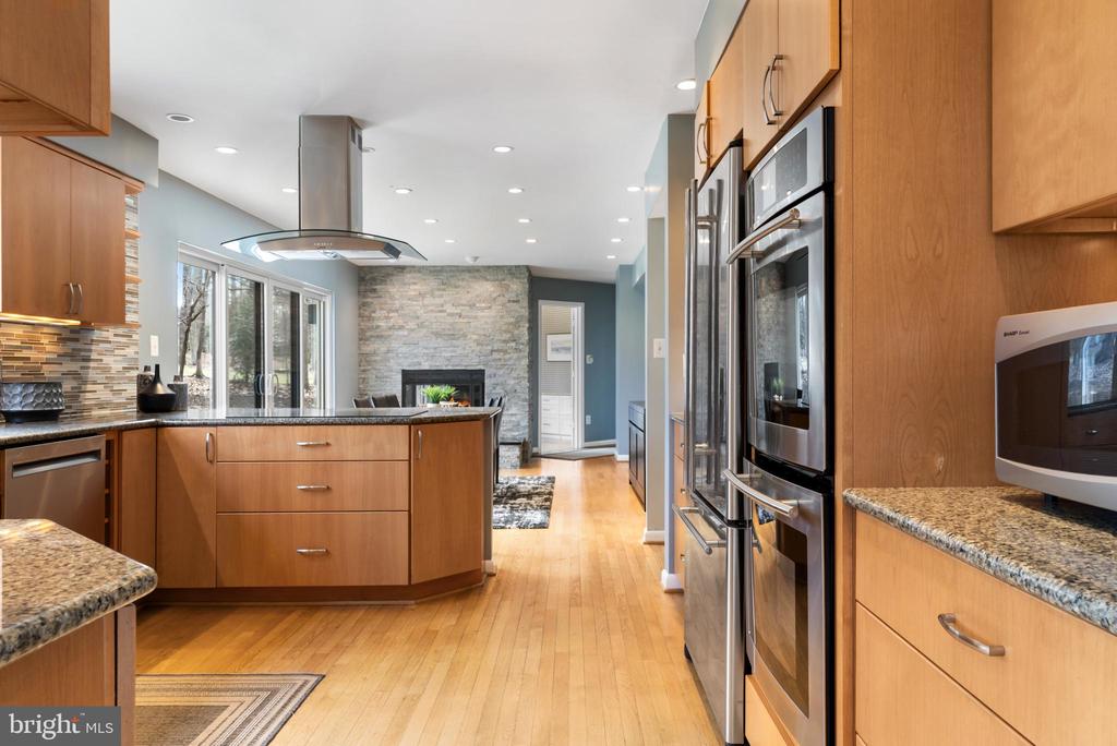 10116 WALKER WOODS DRIVE