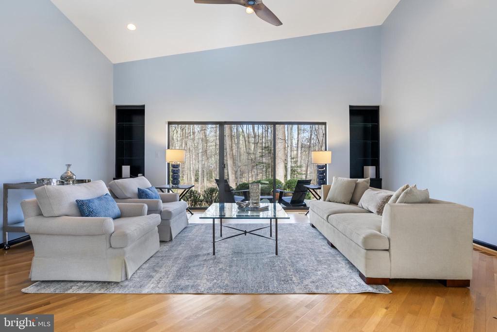 10116 WALKER WOODS DRIVE