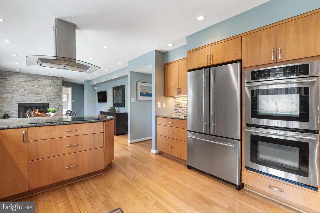 10116 WALKER WOODS DRIVE