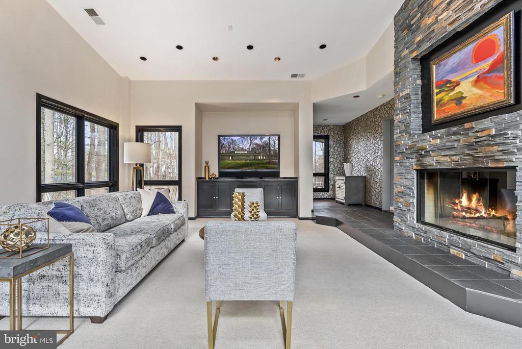 10116 WALKER WOODS DRIVE