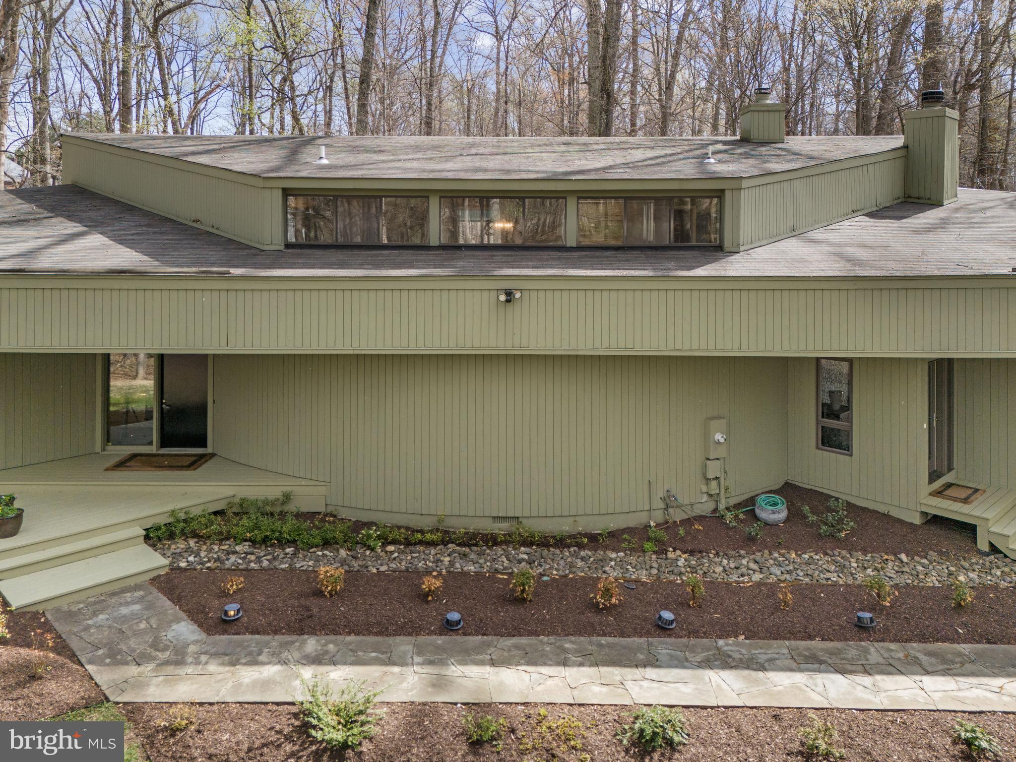 10116 WALKER WOODS DRIVE