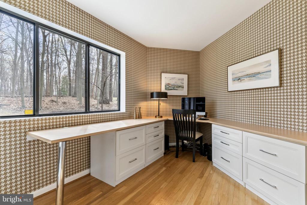 10116 WALKER WOODS DRIVE