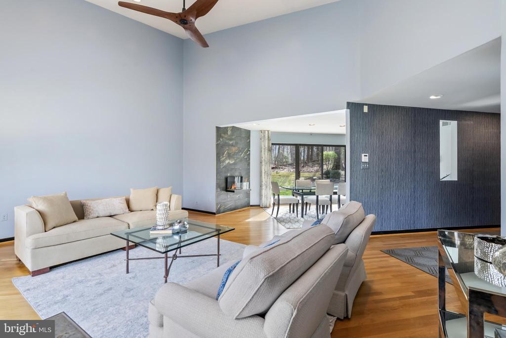 10116 WALKER WOODS DRIVE