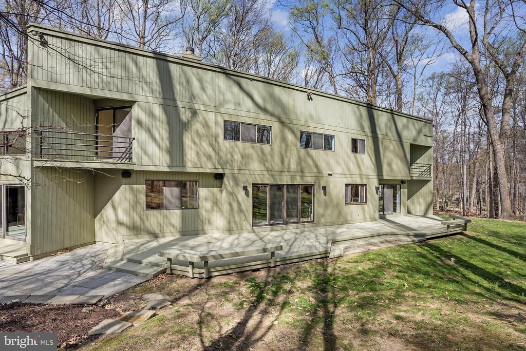 10116 WALKER WOODS DRIVE