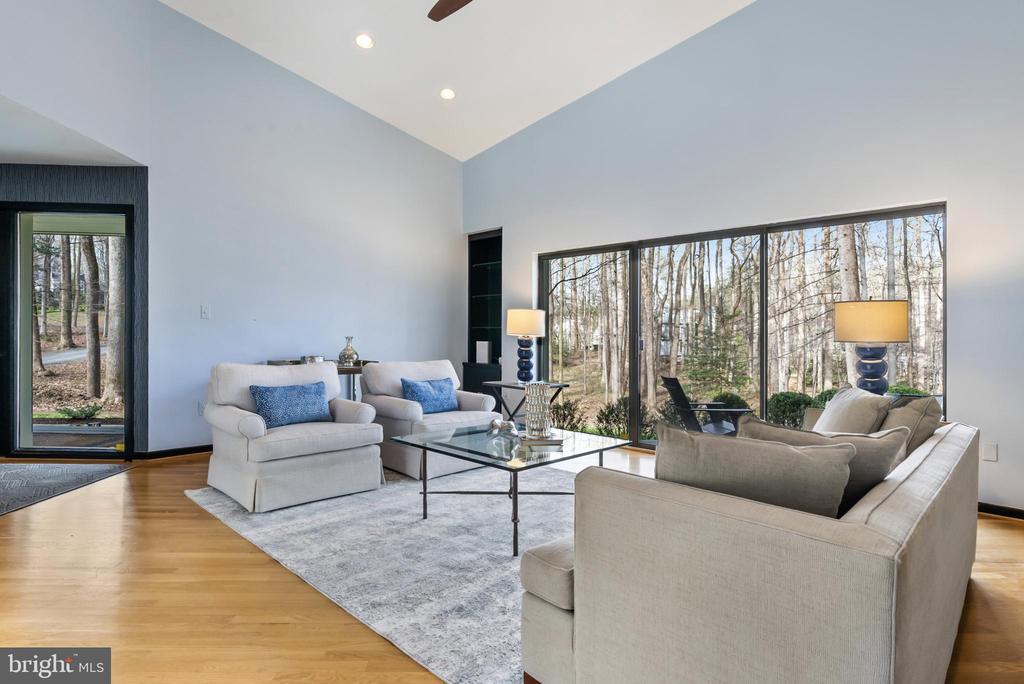 10116 WALKER WOODS DRIVE