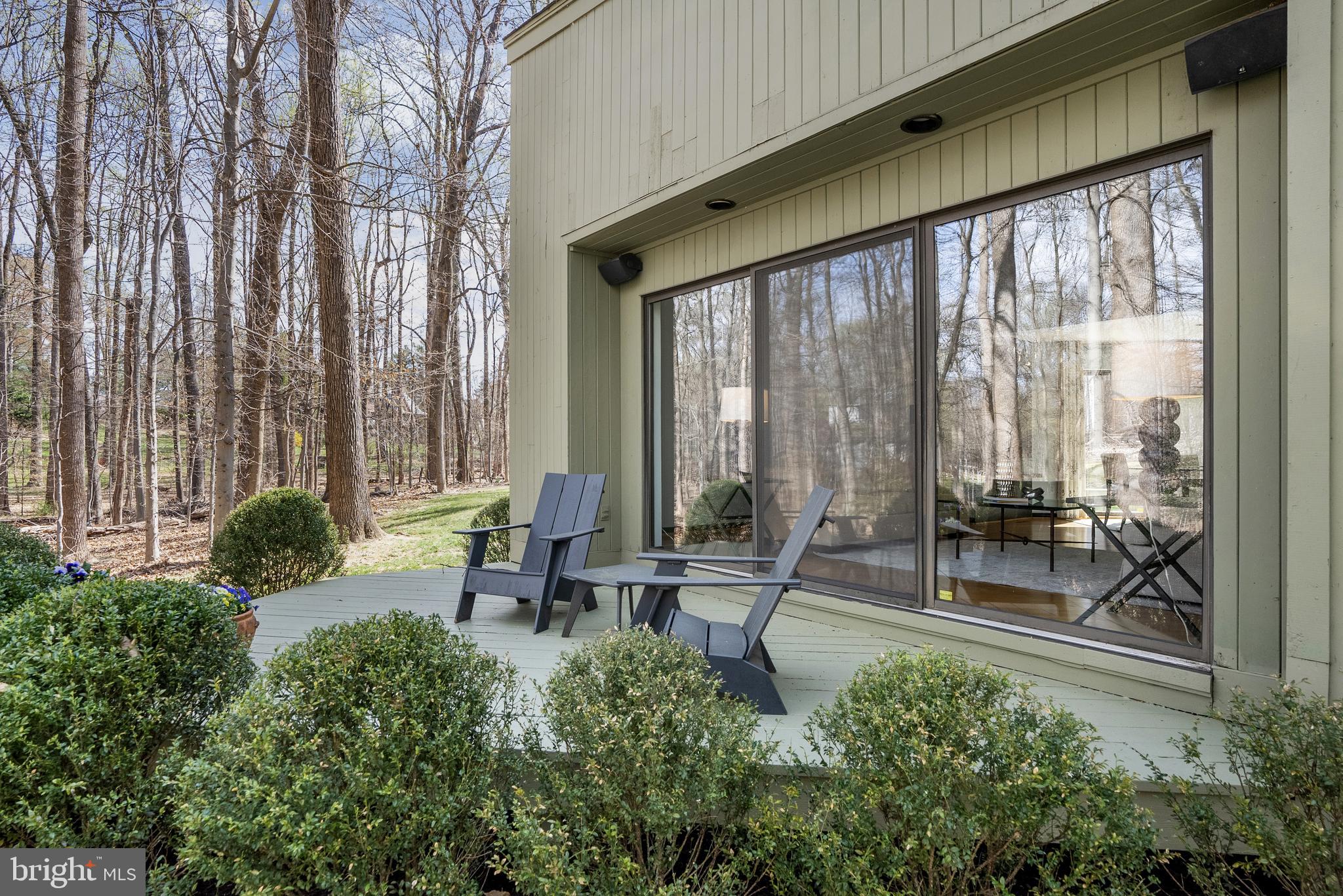 10116 WALKER WOODS DRIVE