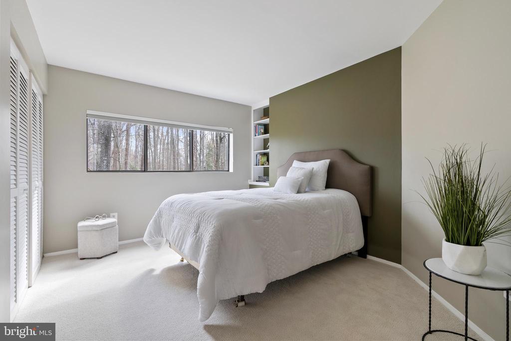 10116 WALKER WOODS DRIVE