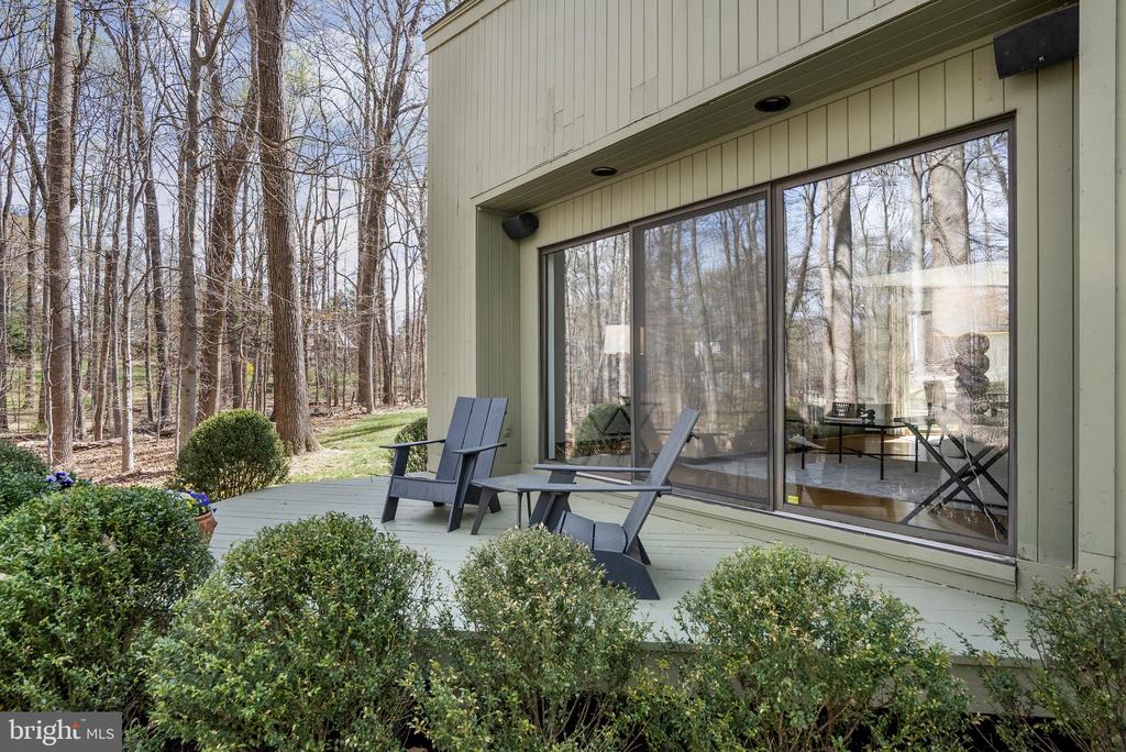 10116 WALKER WOODS DRIVE