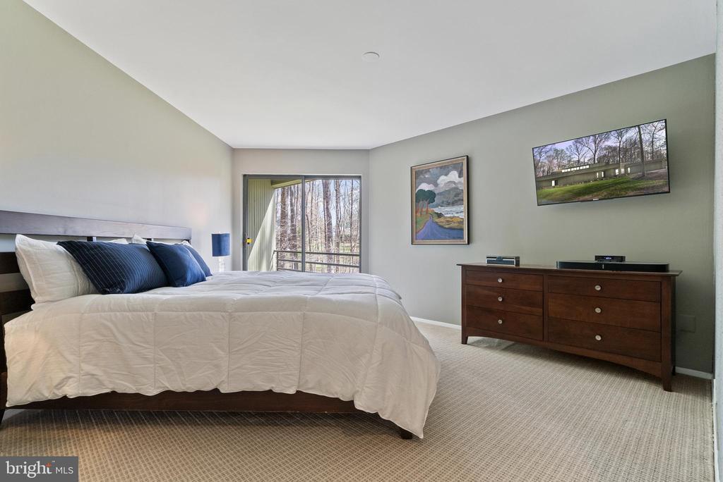 10116 WALKER WOODS DRIVE