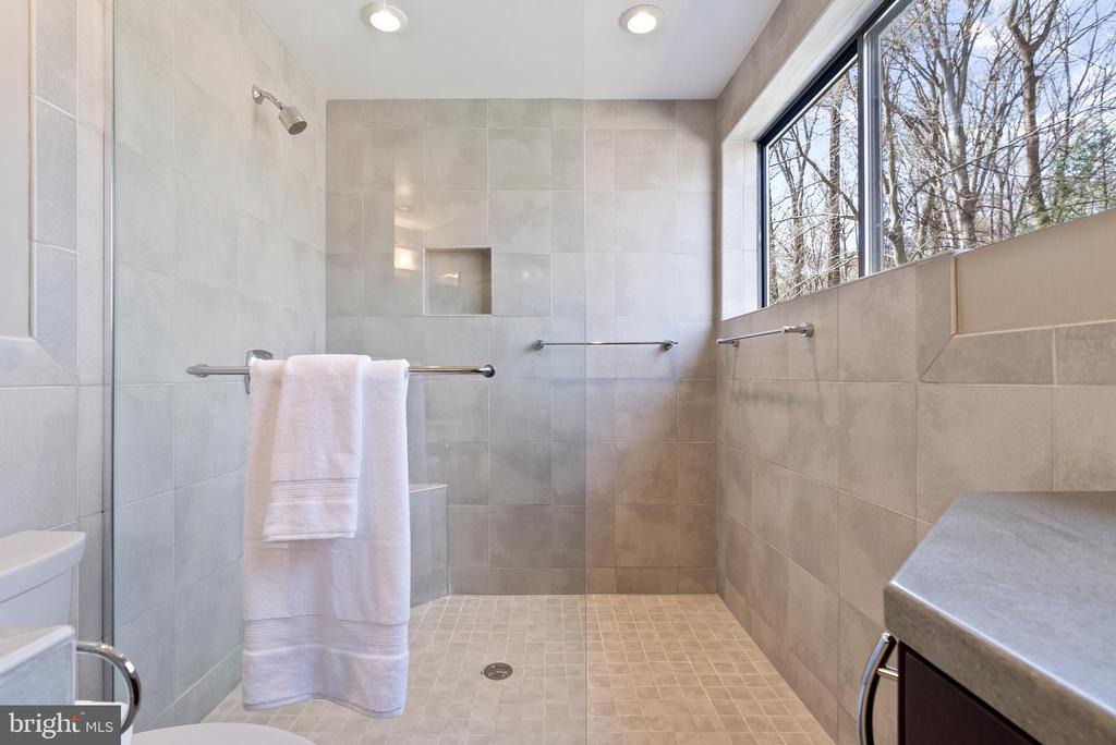 10116 WALKER WOODS DRIVE