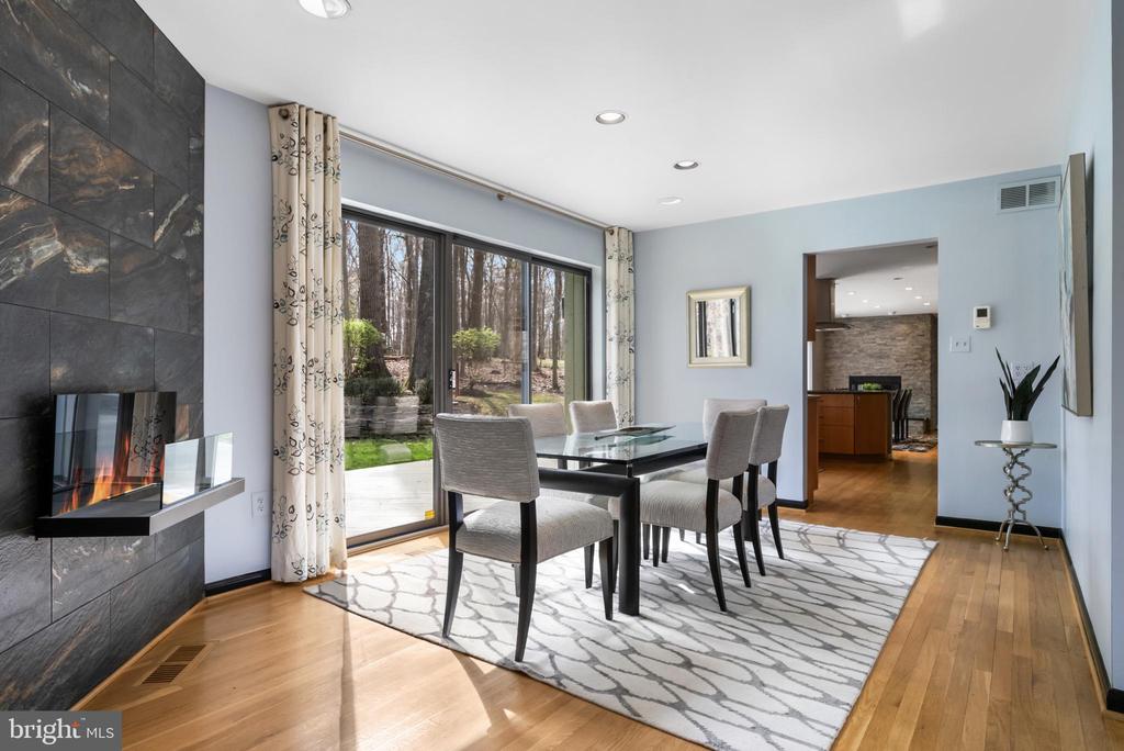 10116 WALKER WOODS DRIVE