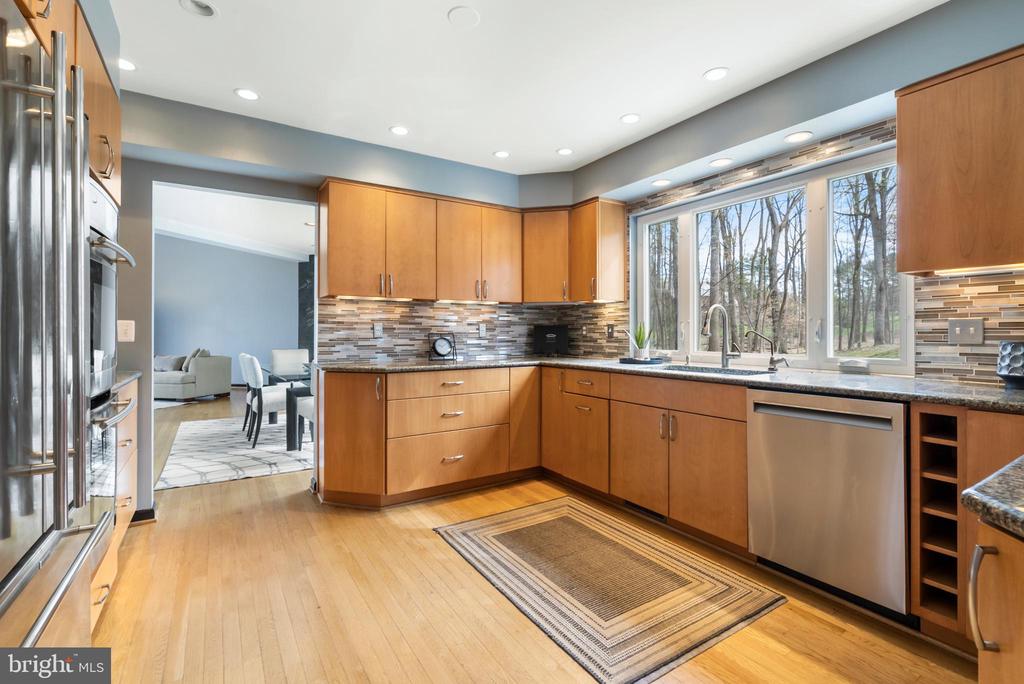 10116 WALKER WOODS DRIVE