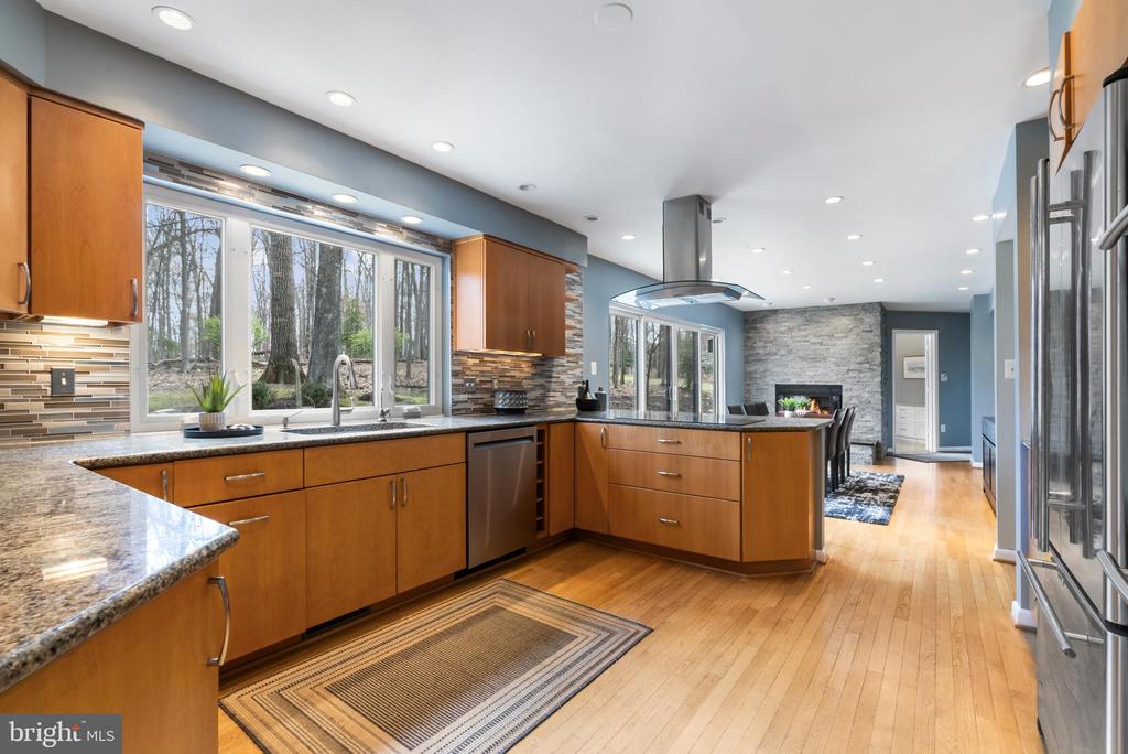 10116 WALKER WOODS DRIVE