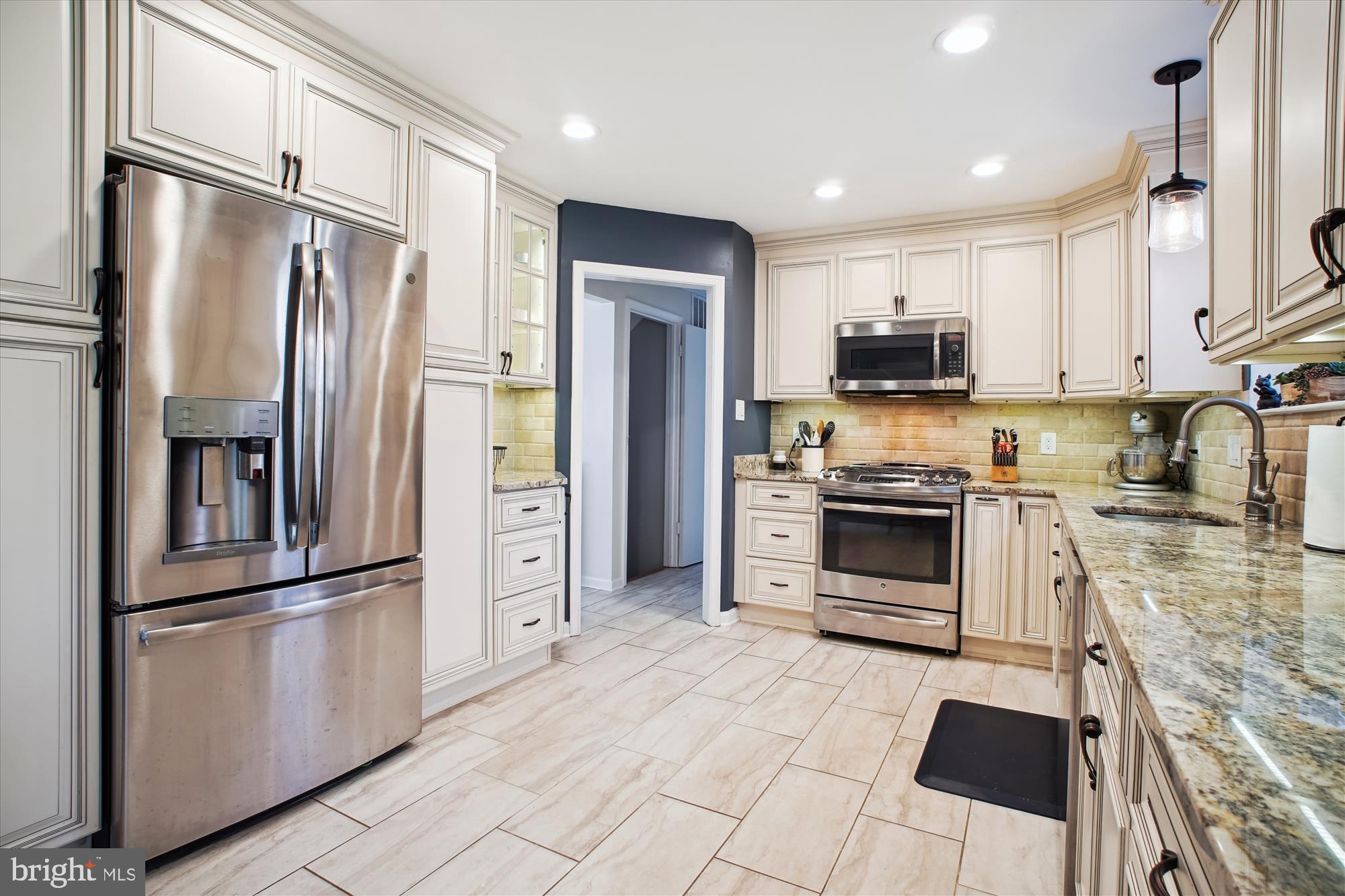 5074 DEQUINCEY DRIVE