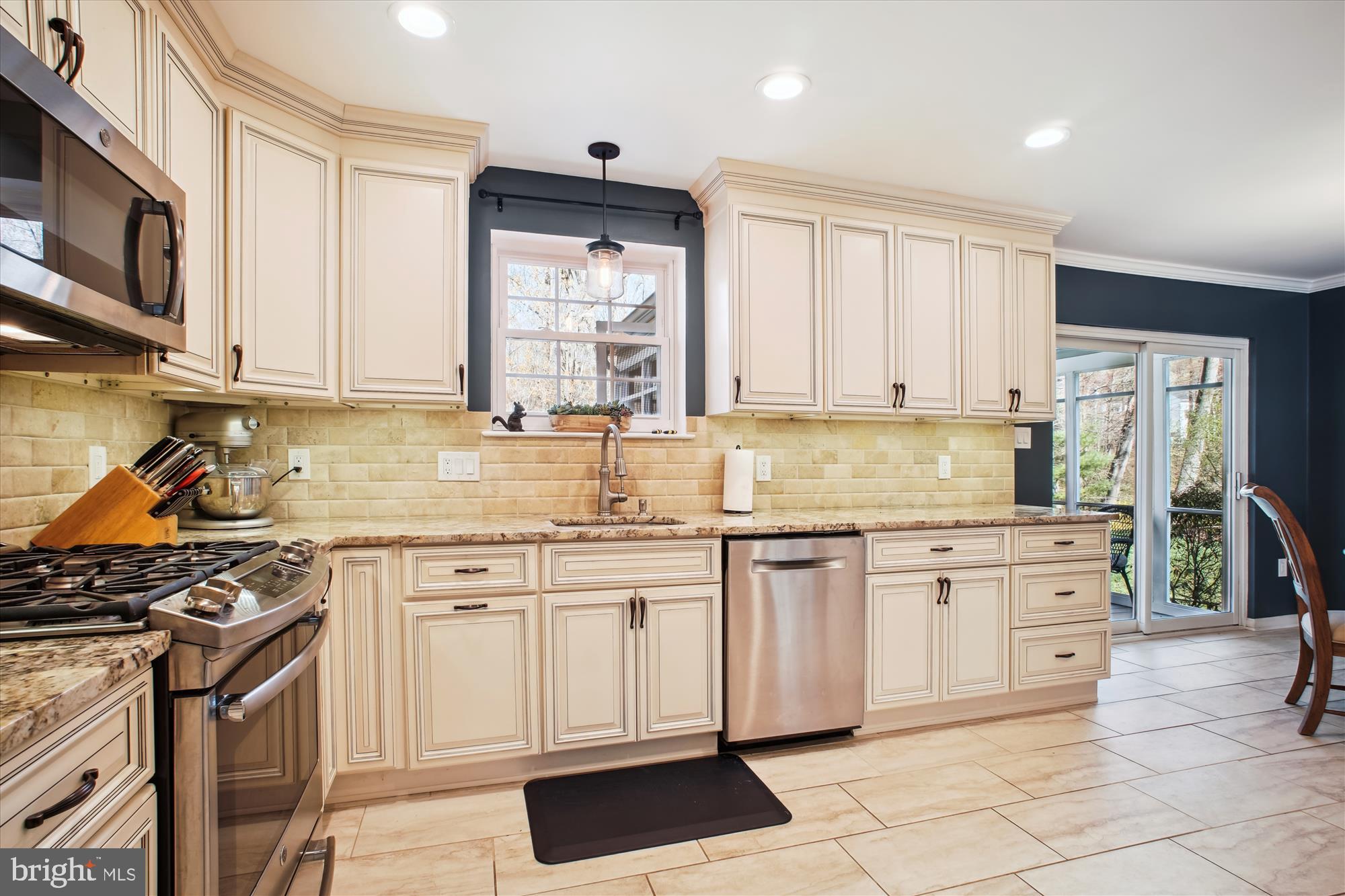 5074 DEQUINCEY DRIVE