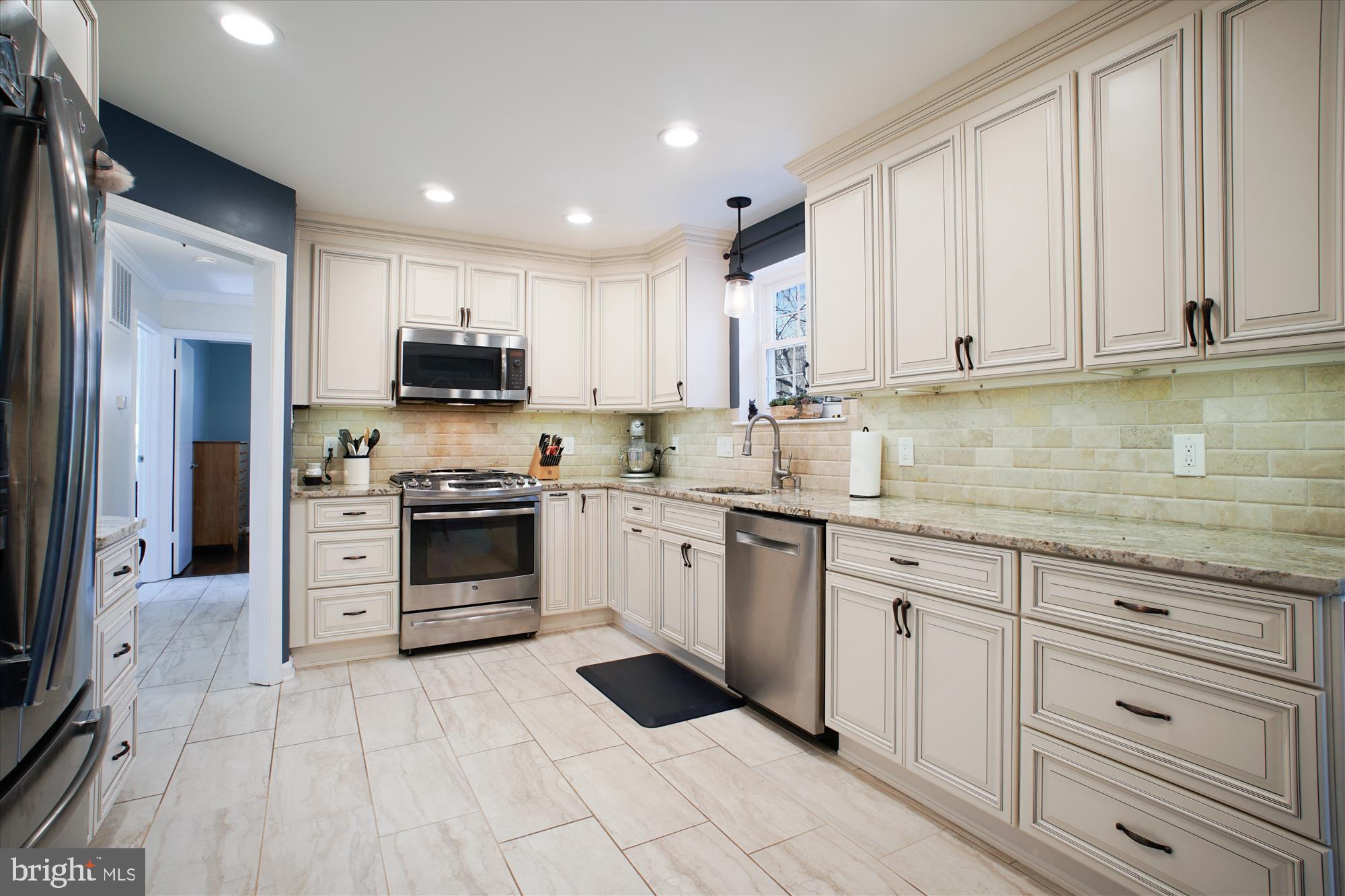 5074 DEQUINCEY DRIVE