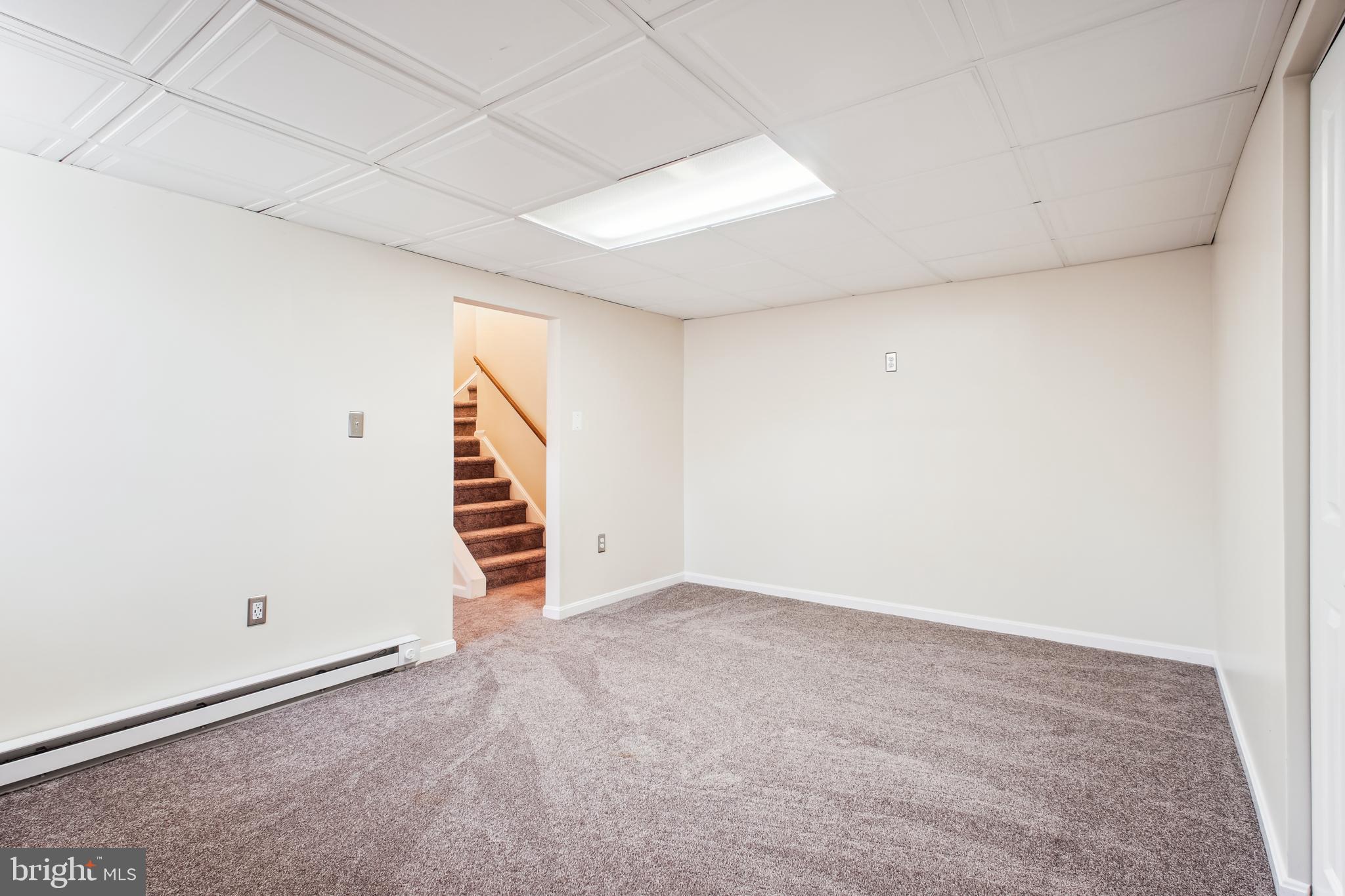 8613 GROVELAND DRIVE