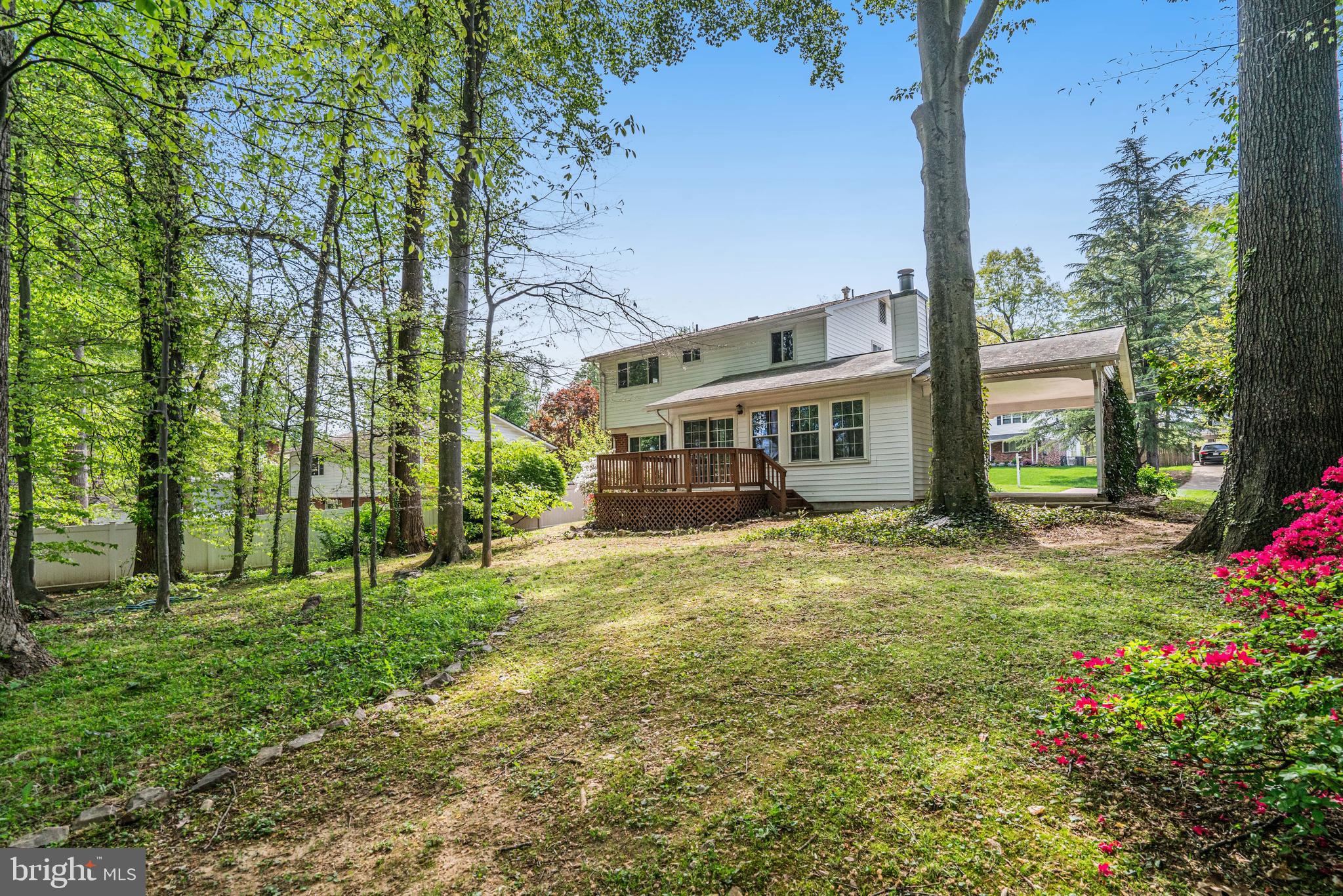 8608 LONDON COURT