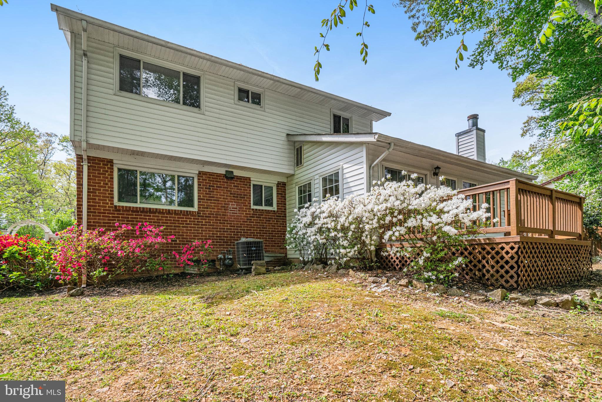 8608 LONDON COURT