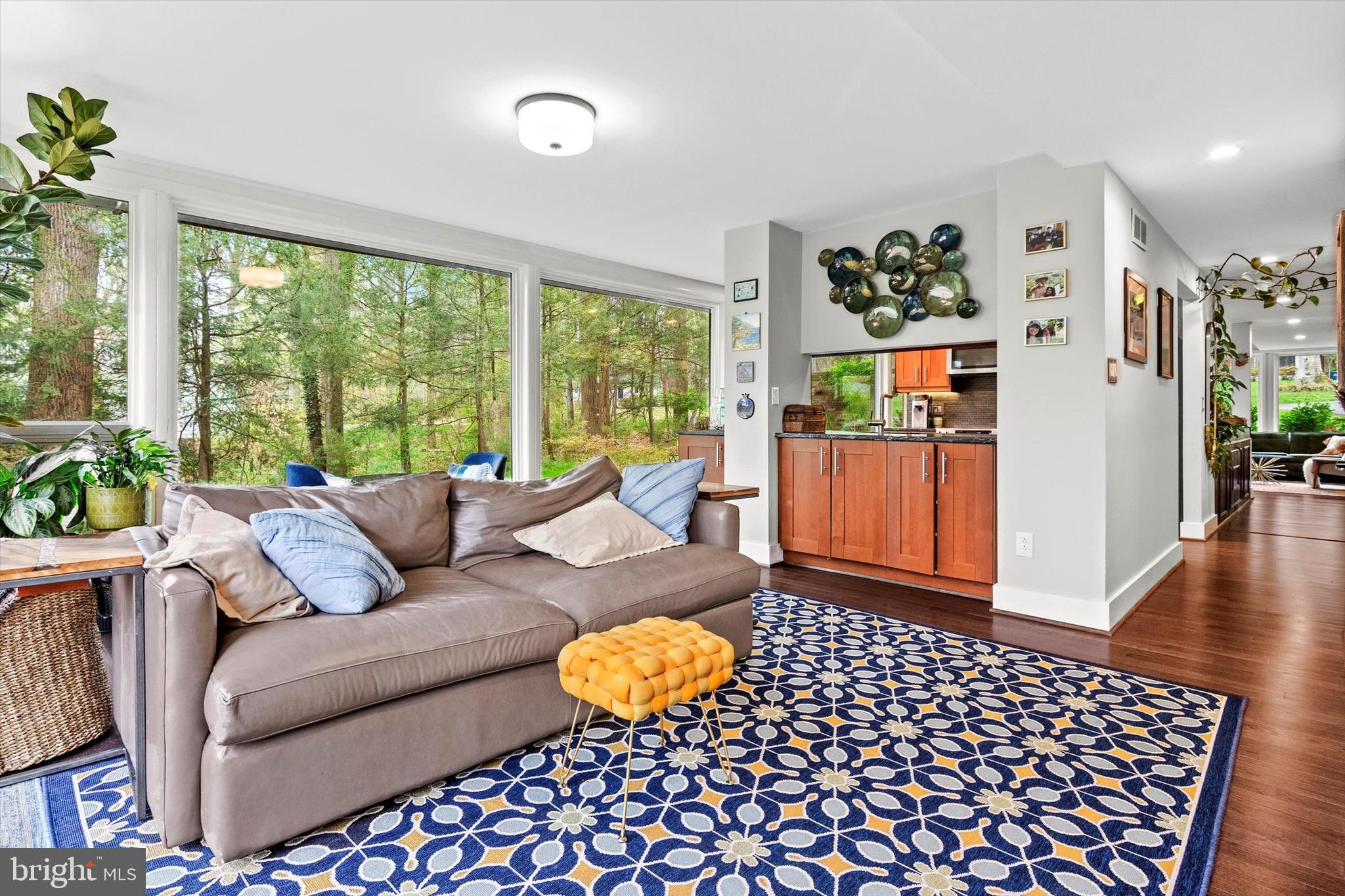 9000 GLENBROOK ROAD