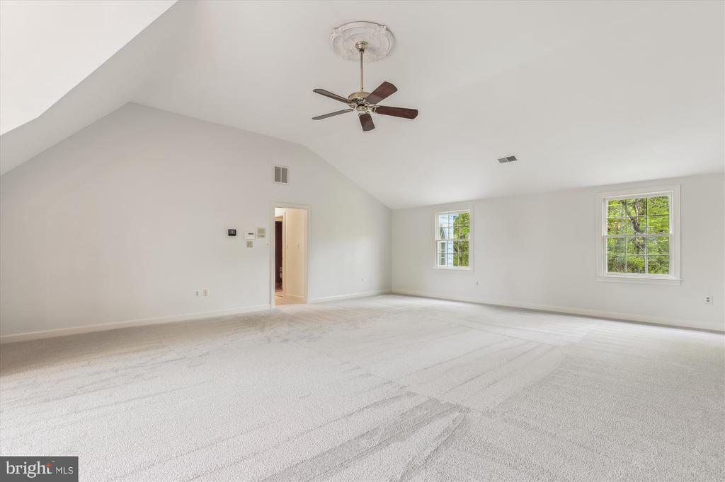5937 FAIRVIEW WOODS DRIVE