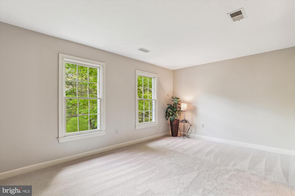 5937 FAIRVIEW WOODS DRIVE