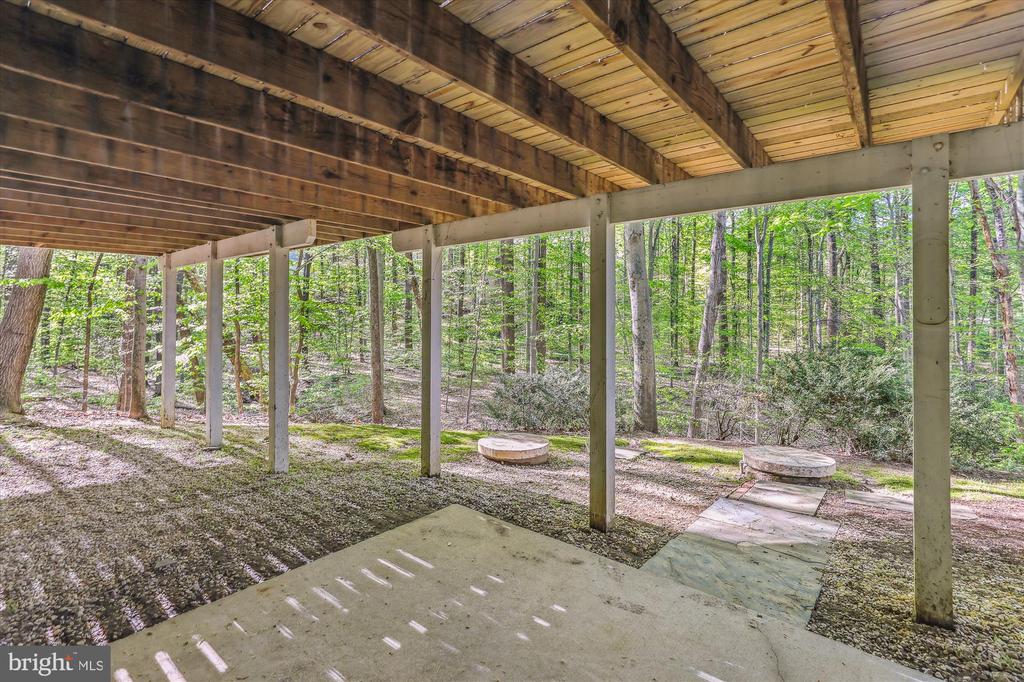 5937 FAIRVIEW WOODS DRIVE