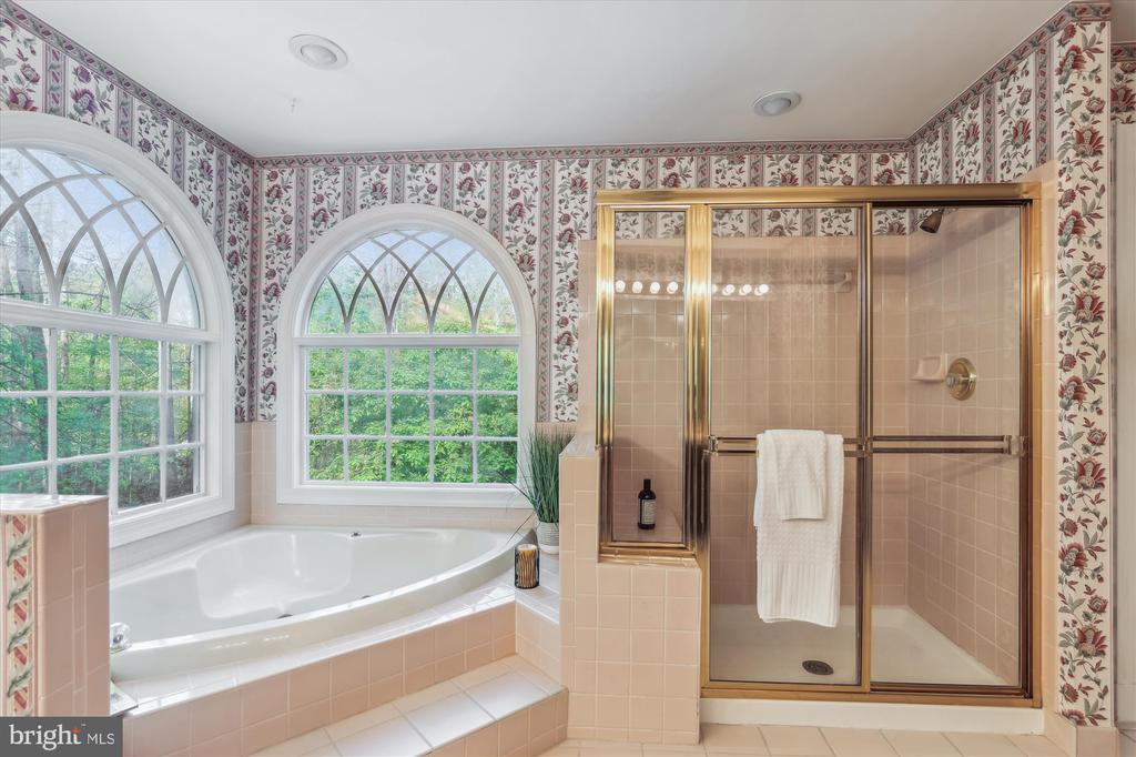 5937 FAIRVIEW WOODS DRIVE
