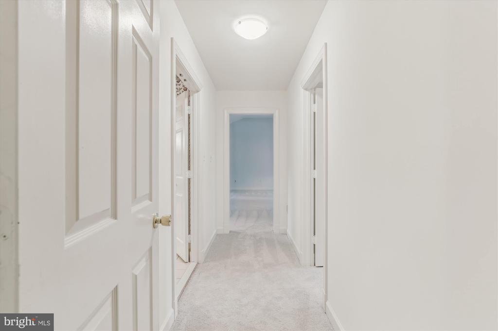 5937 FAIRVIEW WOODS DRIVE