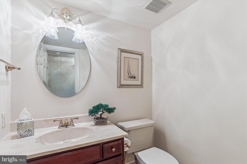 5937 FAIRVIEW WOODS DRIVE