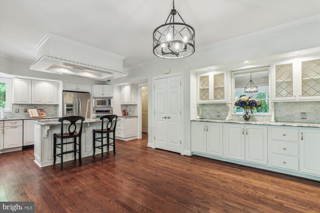 5937 FAIRVIEW WOODS DRIVE