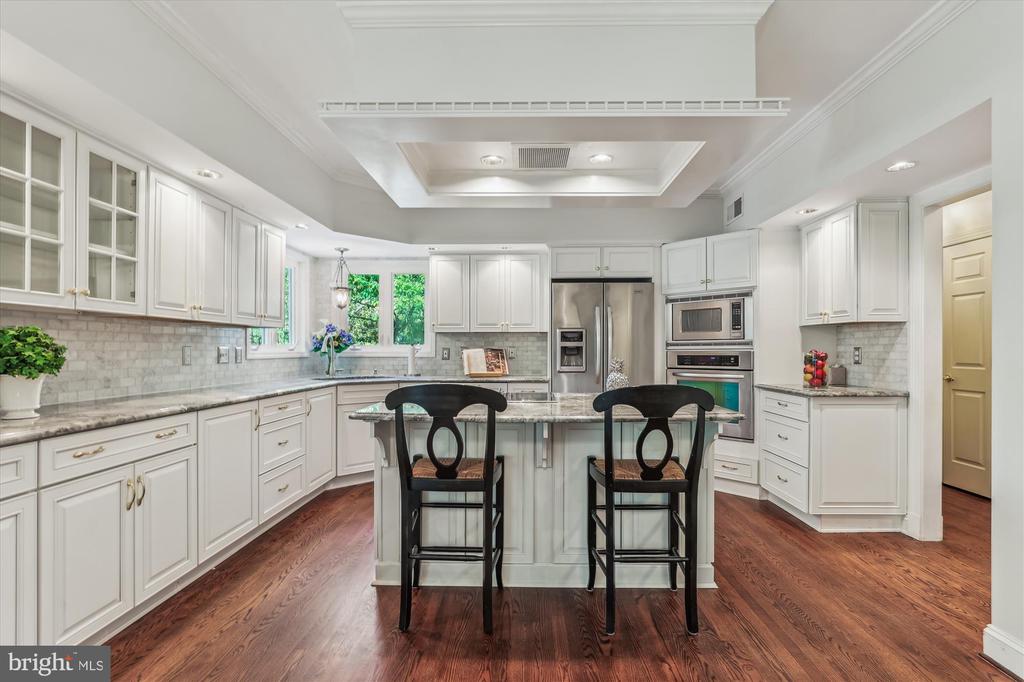 5937 FAIRVIEW WOODS DRIVE