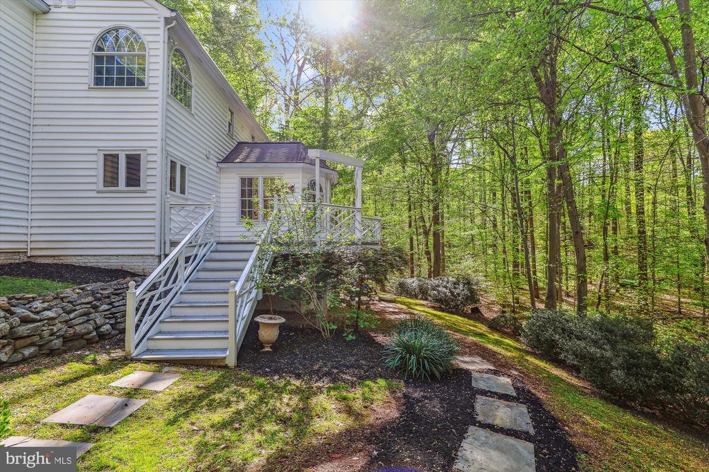 5937 FAIRVIEW WOODS DRIVE