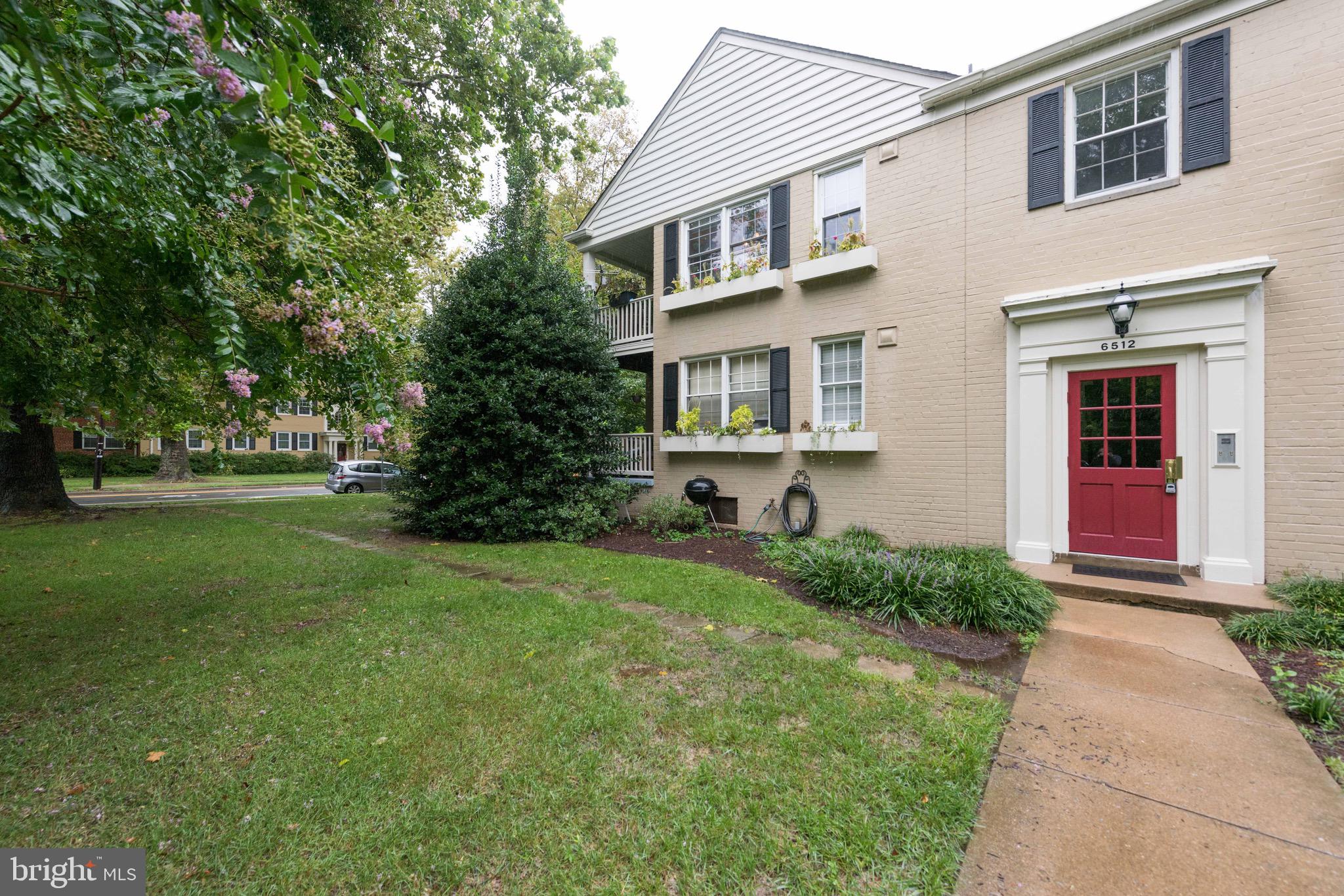 6512 BOULEVARD VIEW B2