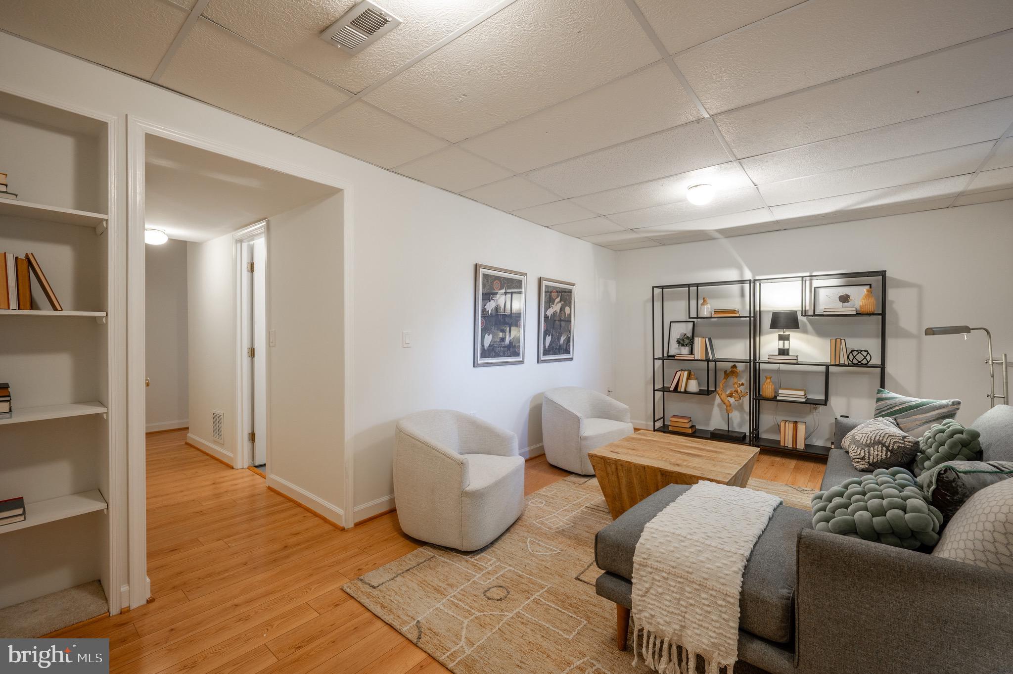 9014 GILTINAN COURT