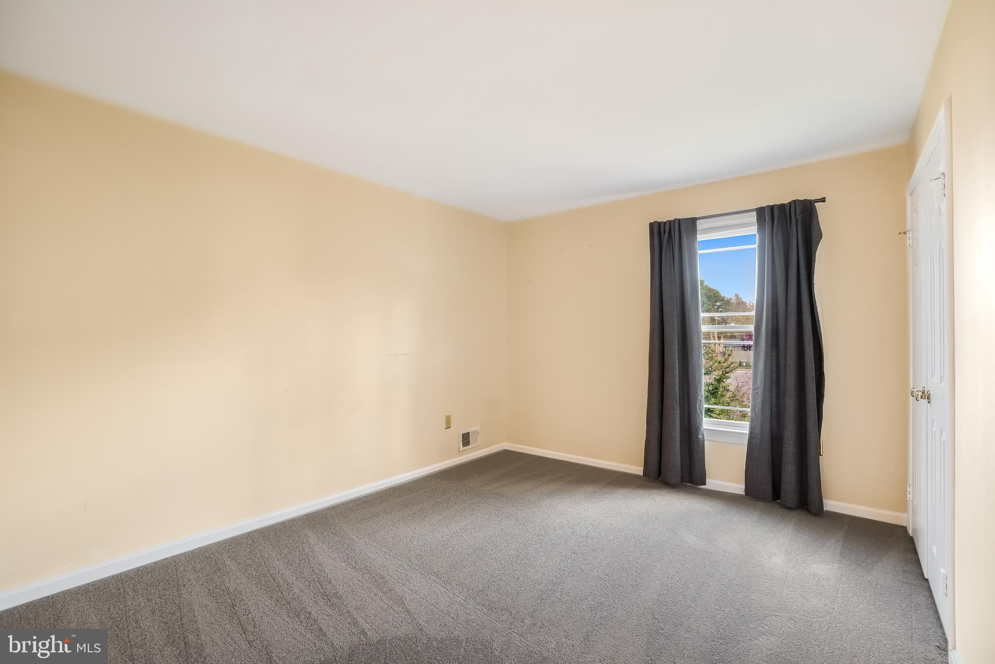 8212 COLLINGWOOD COURT